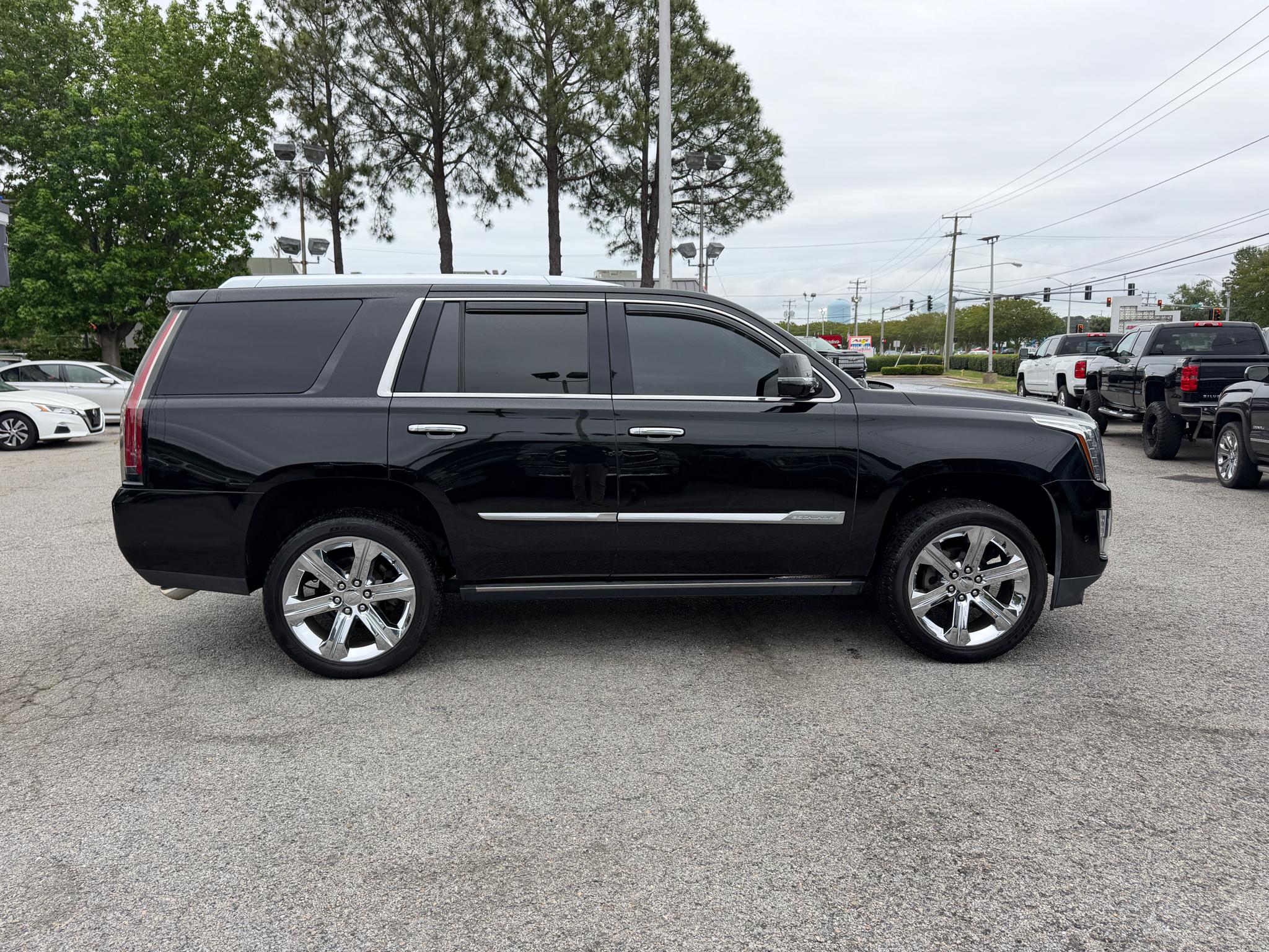 Cadillac Escalade 4WD 4dr Premium Luxury 2017