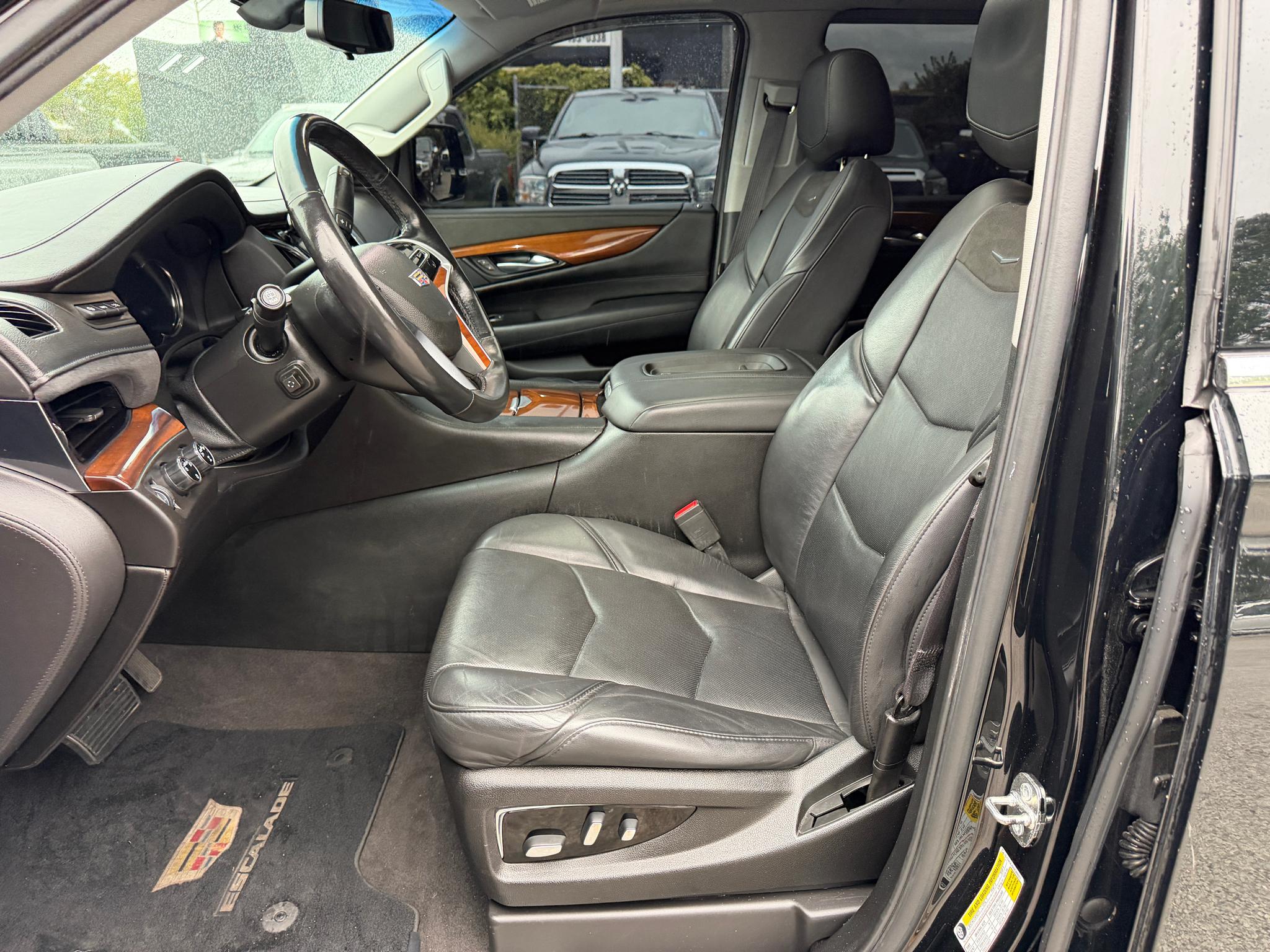 Cadillac Escalade 4WD 4dr Premium Luxury 2017