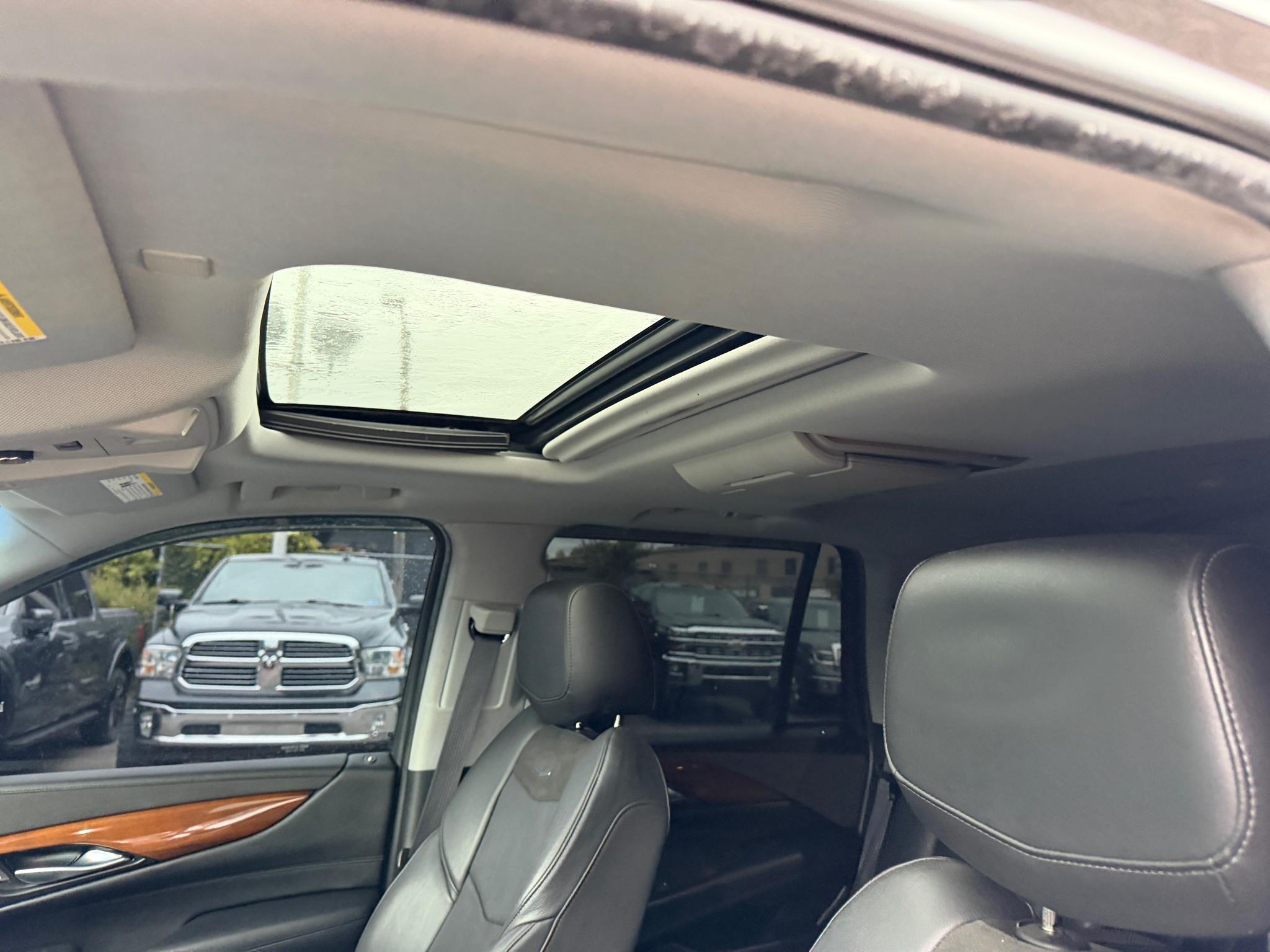 Cadillac Escalade 4WD 4dr Premium Luxury 2017