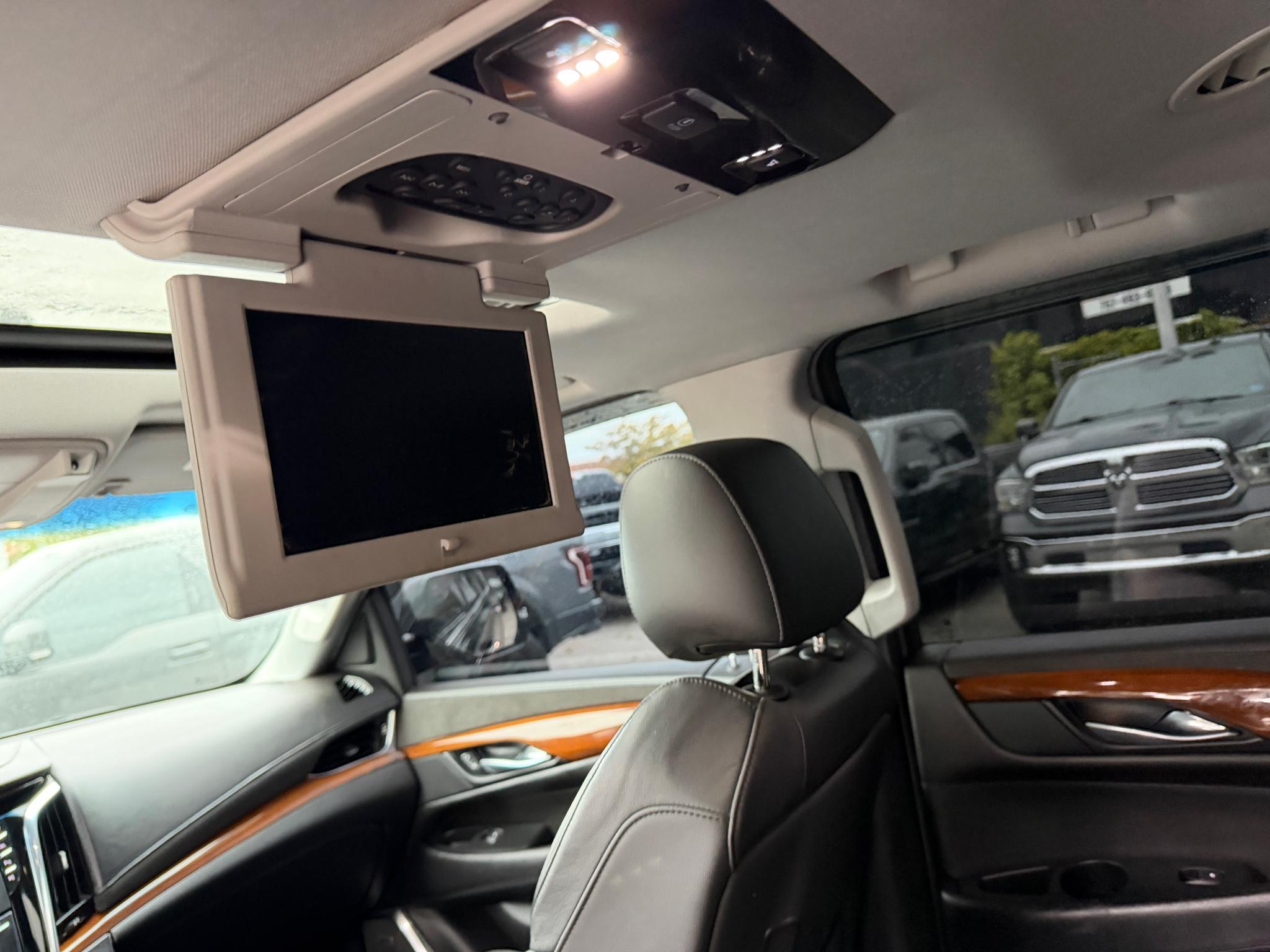Cadillac Escalade 4WD 4dr Premium Luxury 2017
