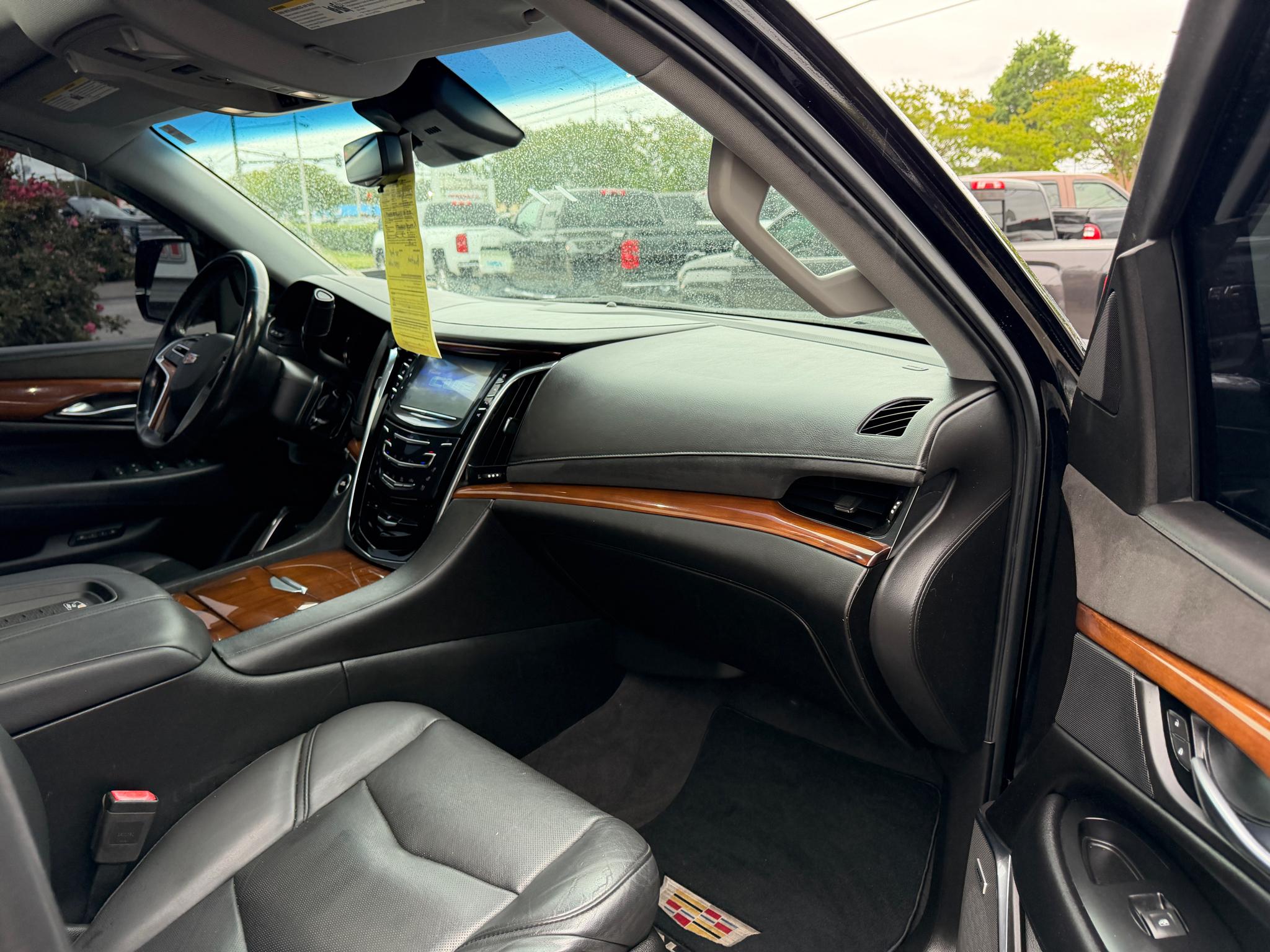 Cadillac Escalade 4WD 4dr Premium Luxury 2017