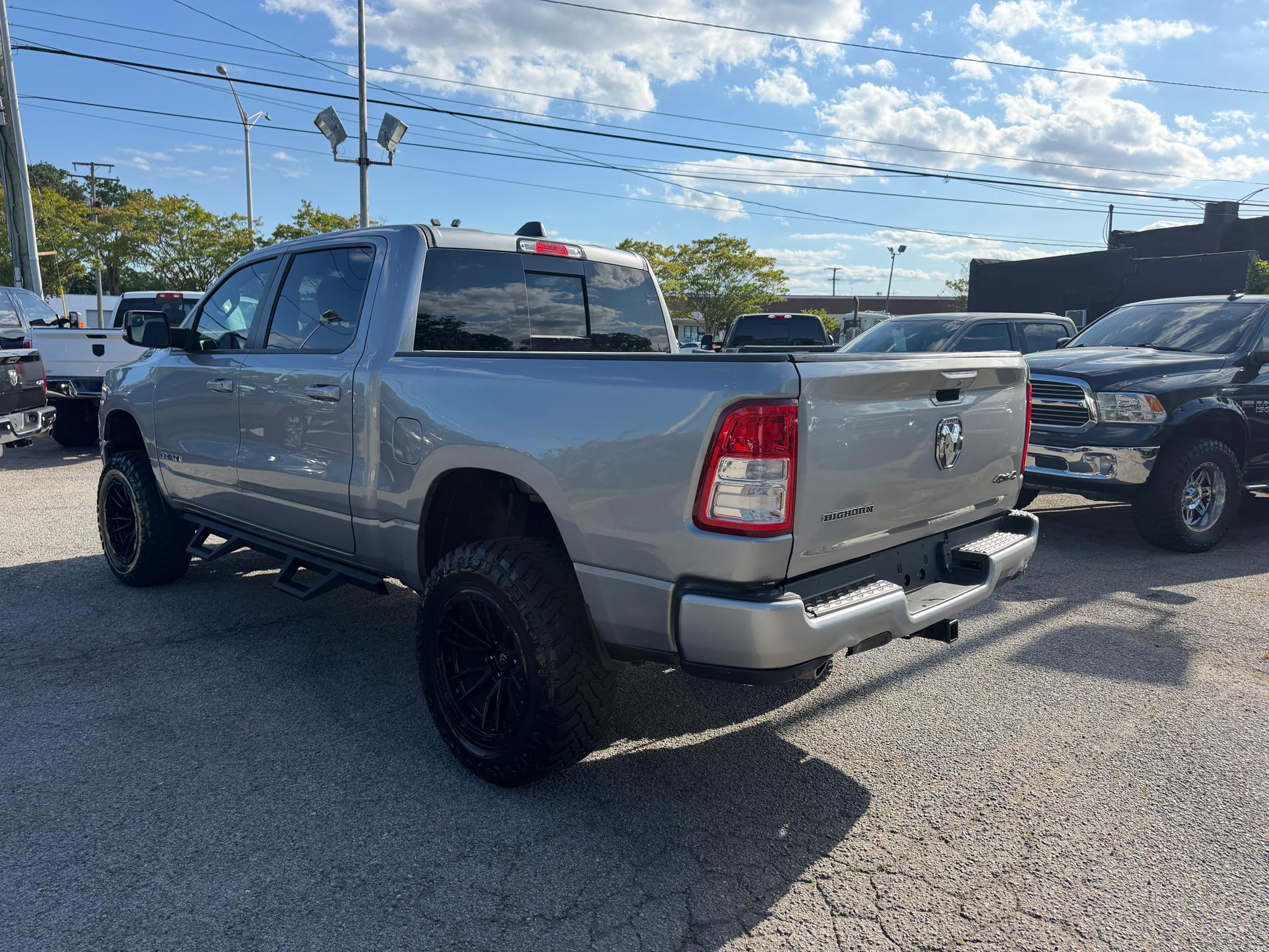 RAM 1500 Big Horn/Lone Star 4x4 Crew Cab 5'7" Box 2019