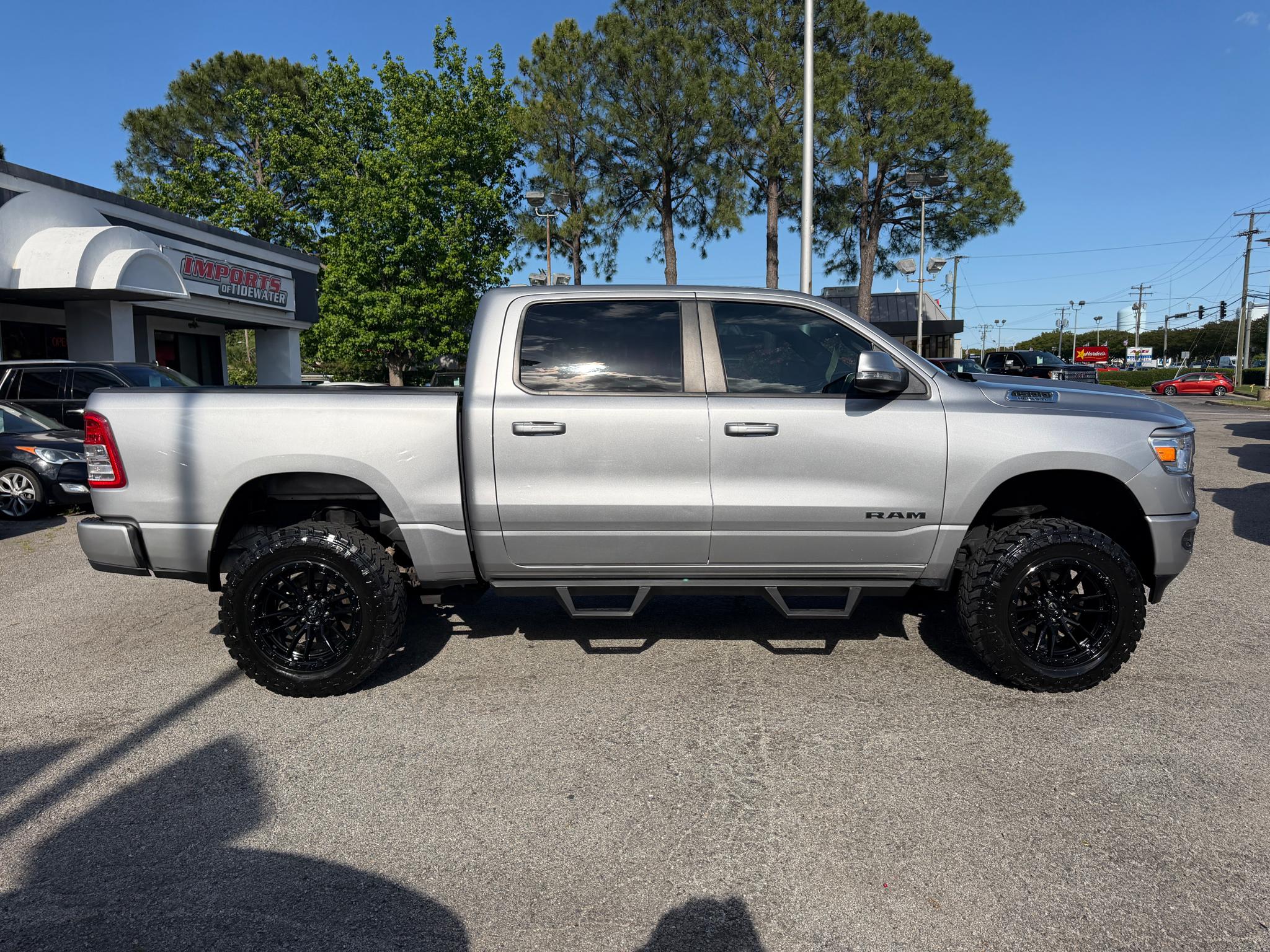 RAM 1500 Big Horn/Lone Star 4x4 Crew Cab 5'7" Box 2019