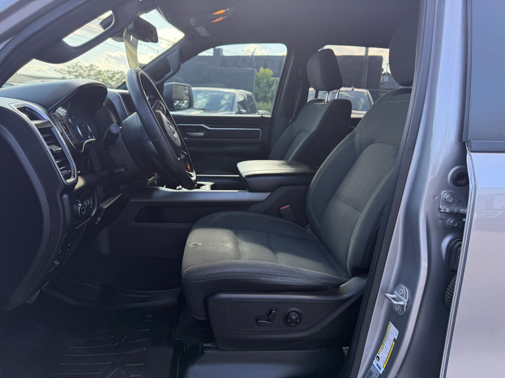 RAM 1500 Big Horn/Lone Star 4x4 Crew Cab 5'7" Box 2019