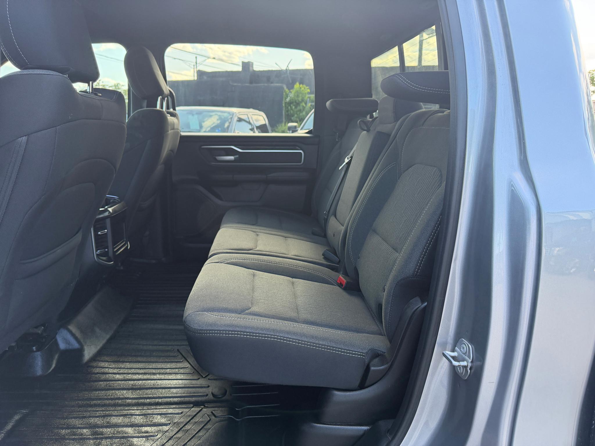 RAM 1500 Big Horn/Lone Star 4x4 Crew Cab 5'7" Box 2019