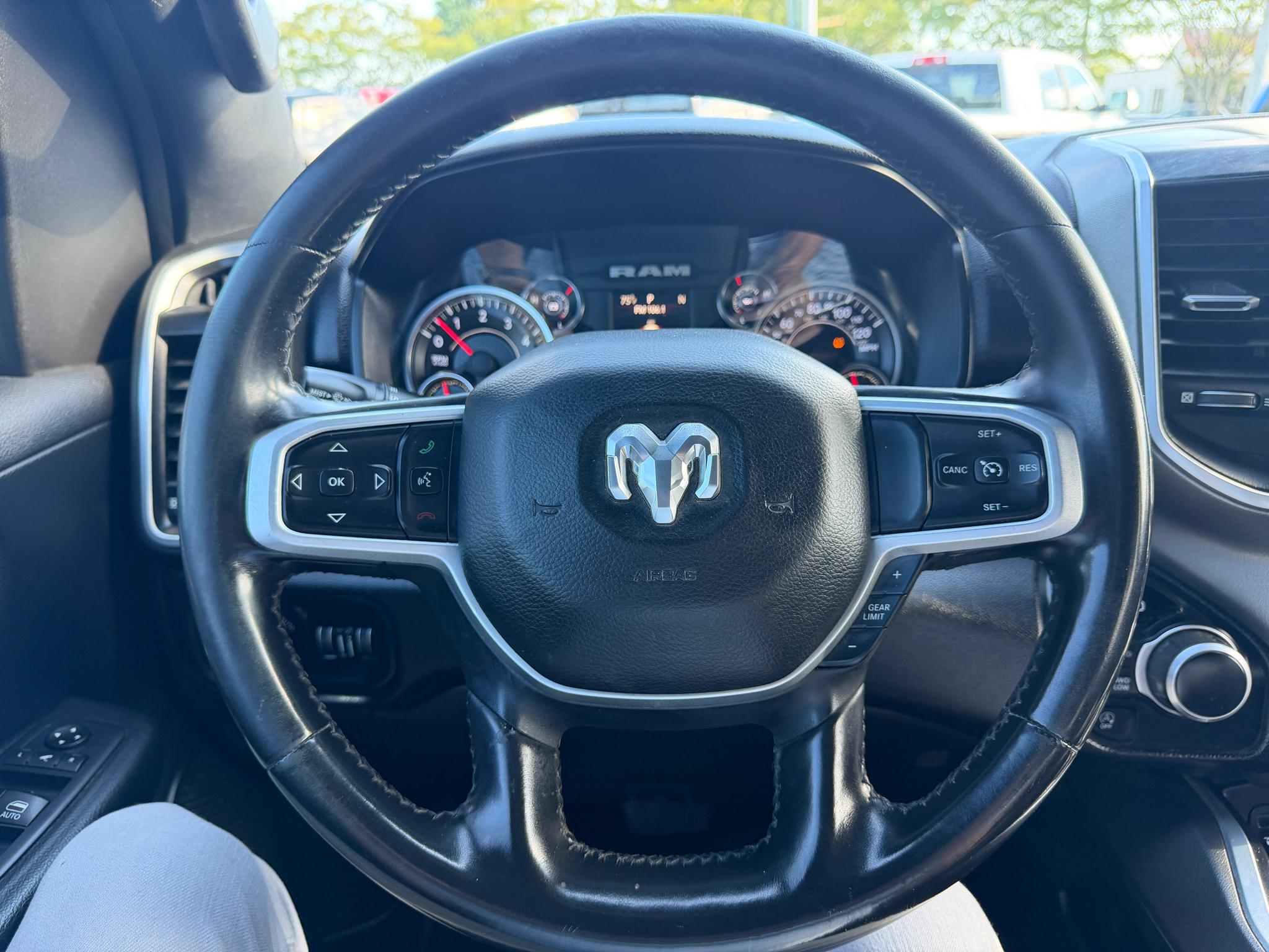 RAM 1500 Big Horn/Lone Star 4x4 Crew Cab 5'7" Box 2019