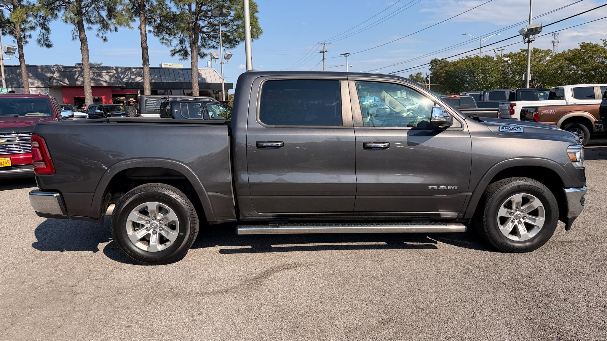 RAM 1500 Laramie 4x4 Crew Cab 5'7" Box 2019