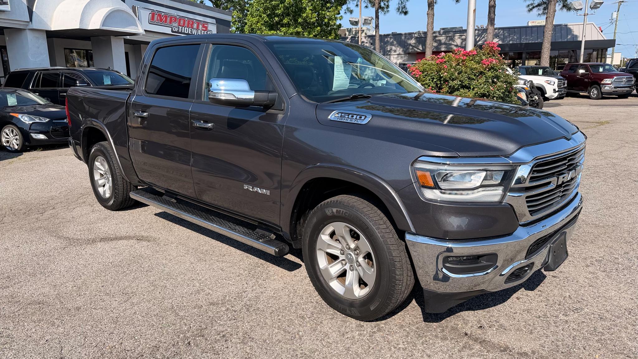 RAM 1500 Laramie 4x4 Crew Cab 5'7" Box 2019