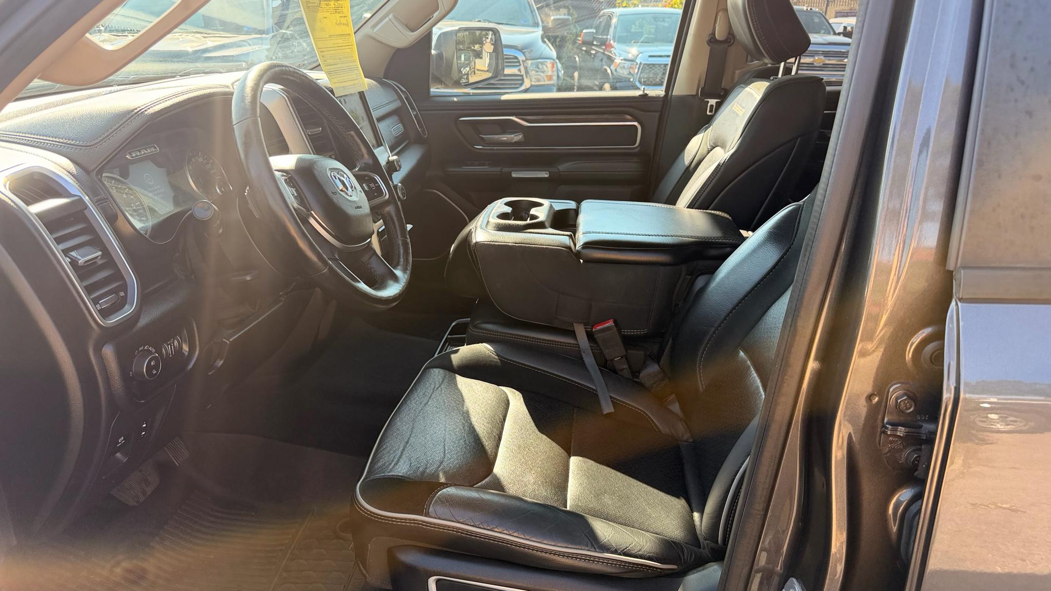 RAM 1500 Laramie 4x4 Crew Cab 5'7" Box 2019