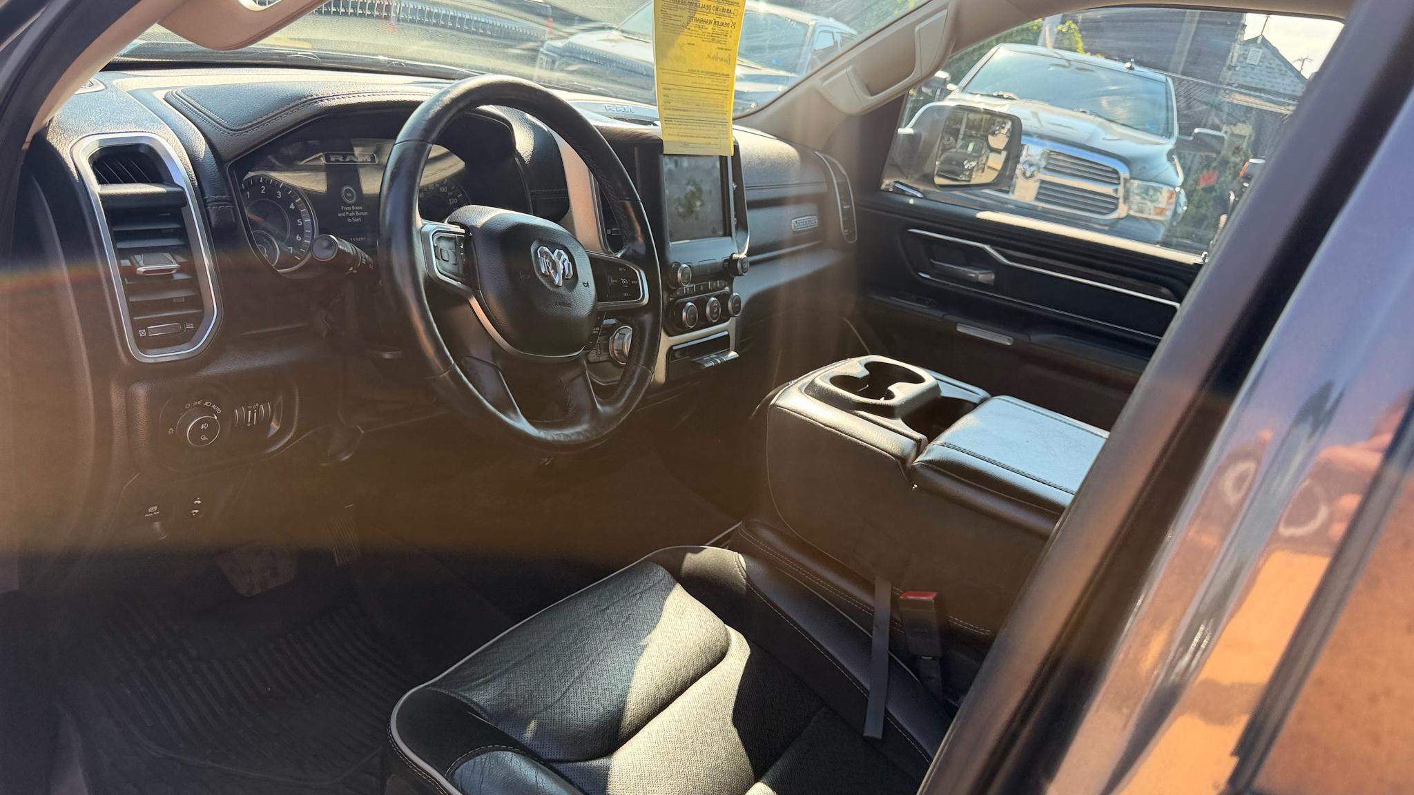 RAM 1500 Laramie 4x4 Crew Cab 5'7" Box 2019