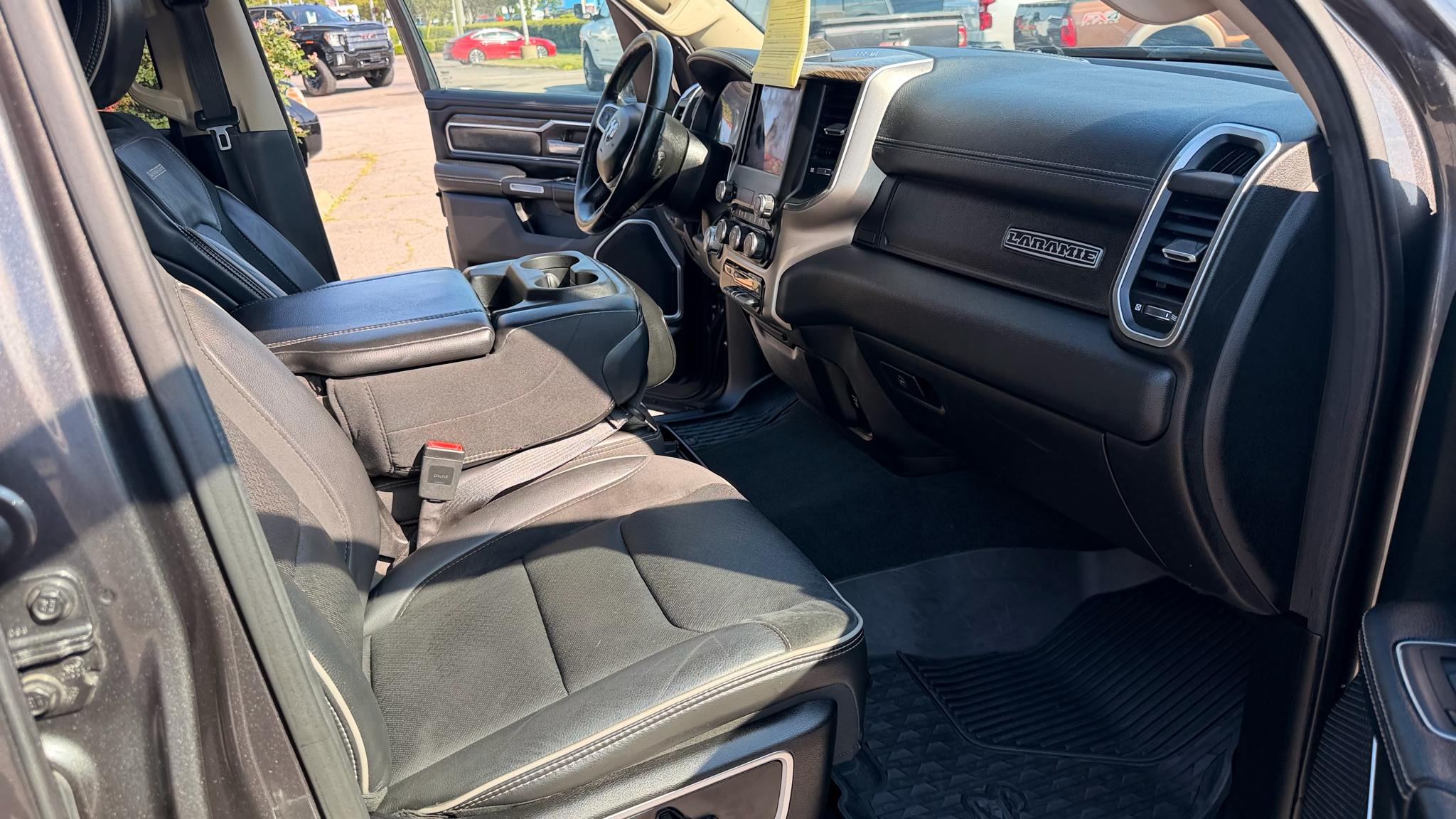 RAM 1500 Laramie 4x4 Crew Cab 5'7" Box 2019