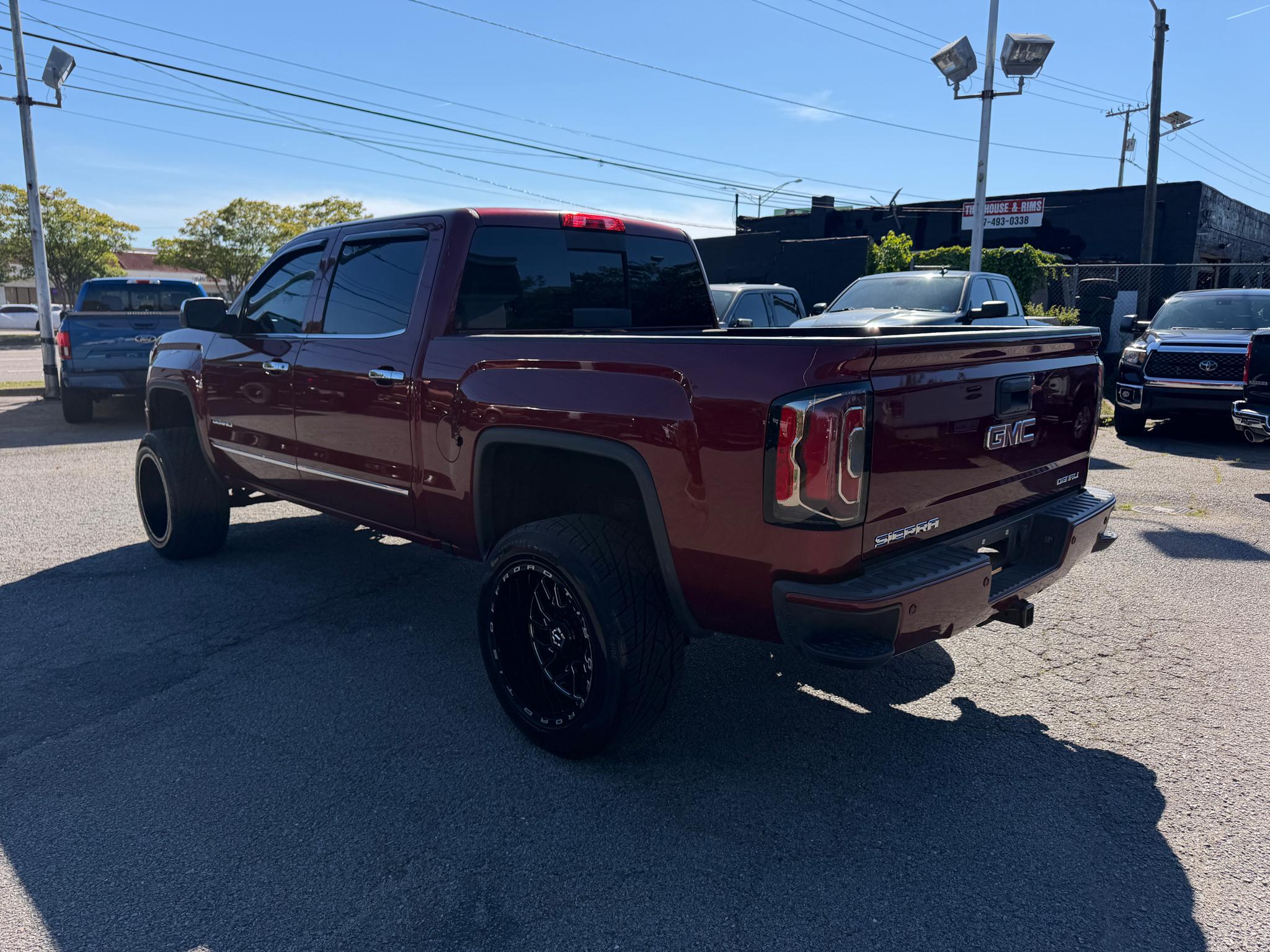 GMC Sierra 1500 4WD Crew Cab 143.5" Denali 2016