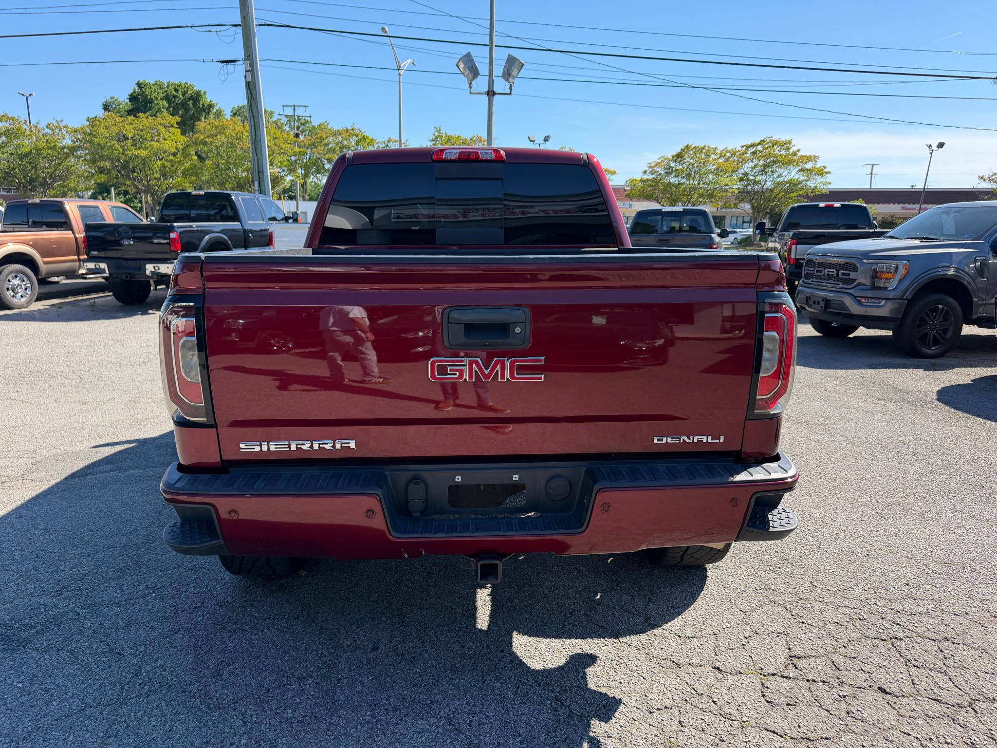 GMC Sierra 1500 4WD Crew Cab 143.5" Denali 2016
