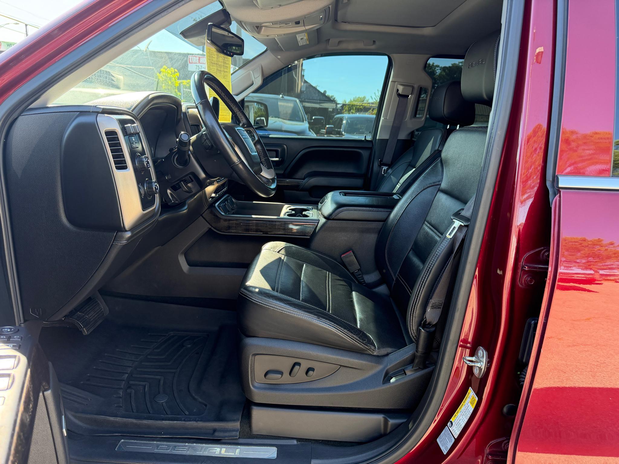 GMC Sierra 1500 4WD Crew Cab 143.5" Denali 2016