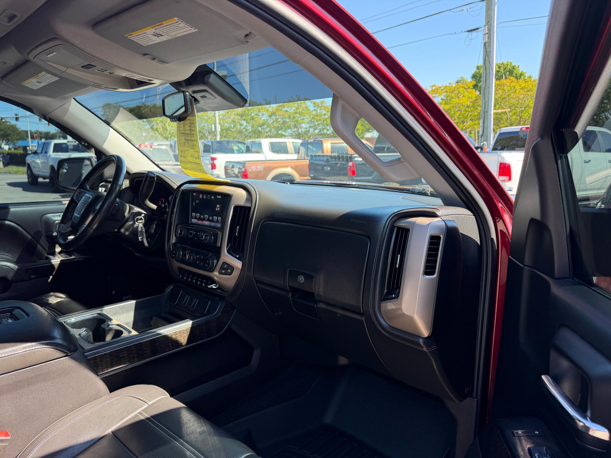 GMC Sierra 1500 4WD Crew Cab 143.5" Denali 2016