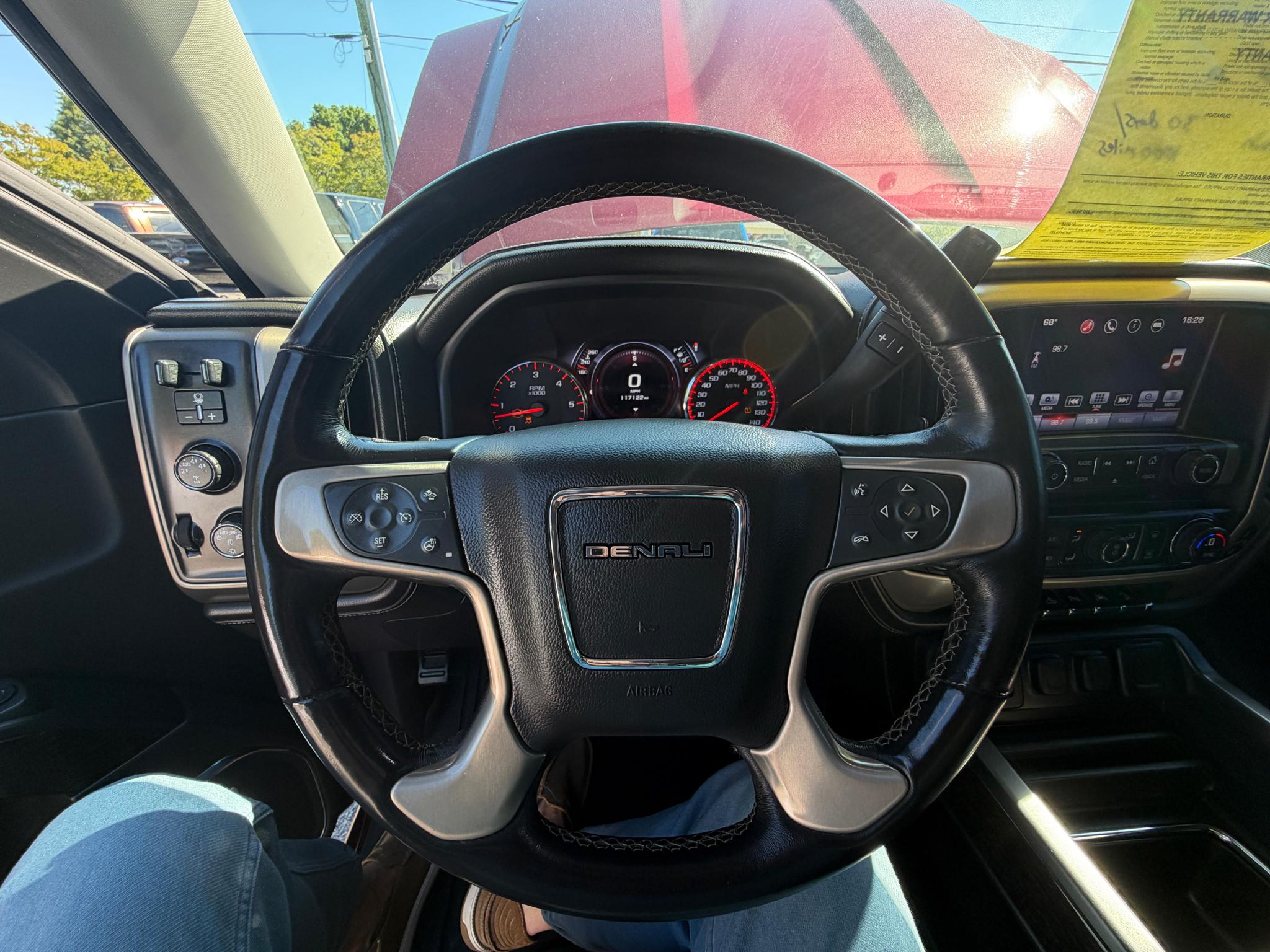 GMC Sierra 1500 4WD Crew Cab 143.5" Denali 2016