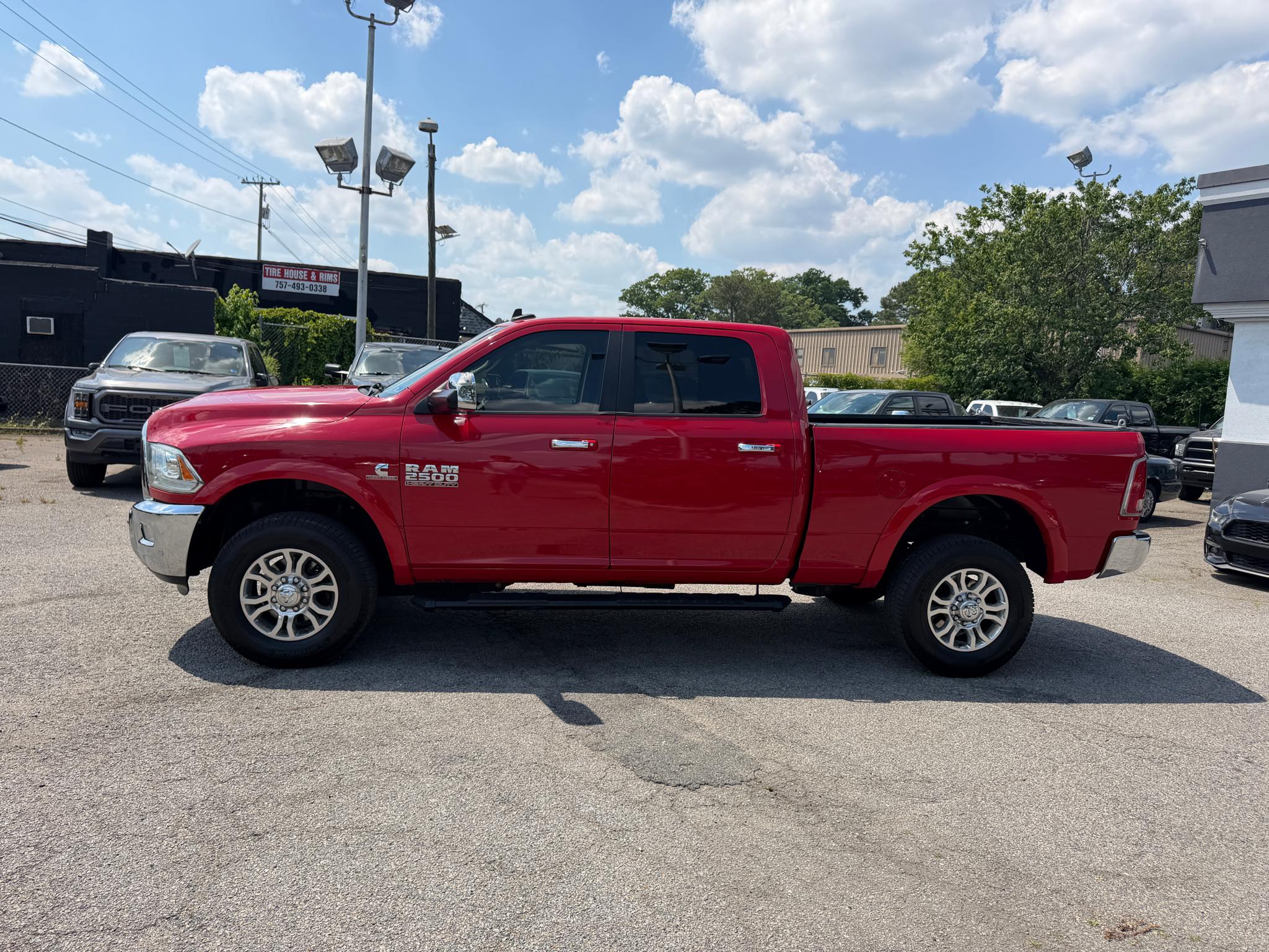 RAM 2500 Laramie 4x4 Crew Cab 6'4" Box 2017
