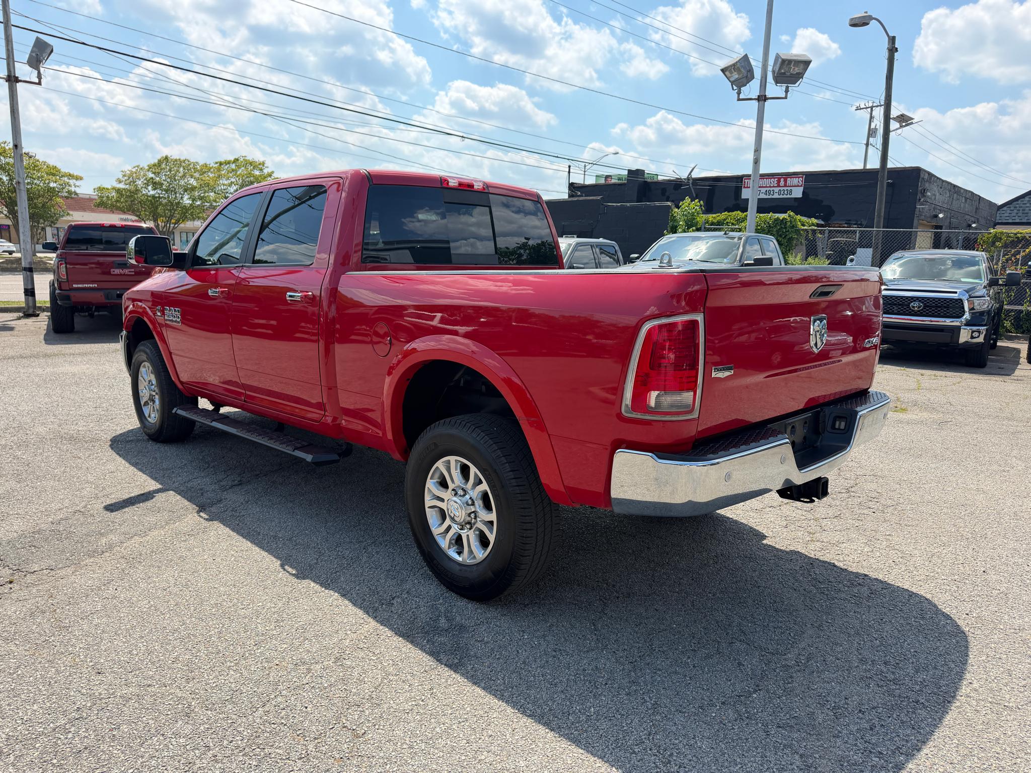 RAM 2500 Laramie 4x4 Crew Cab 6'4" Box 2017
