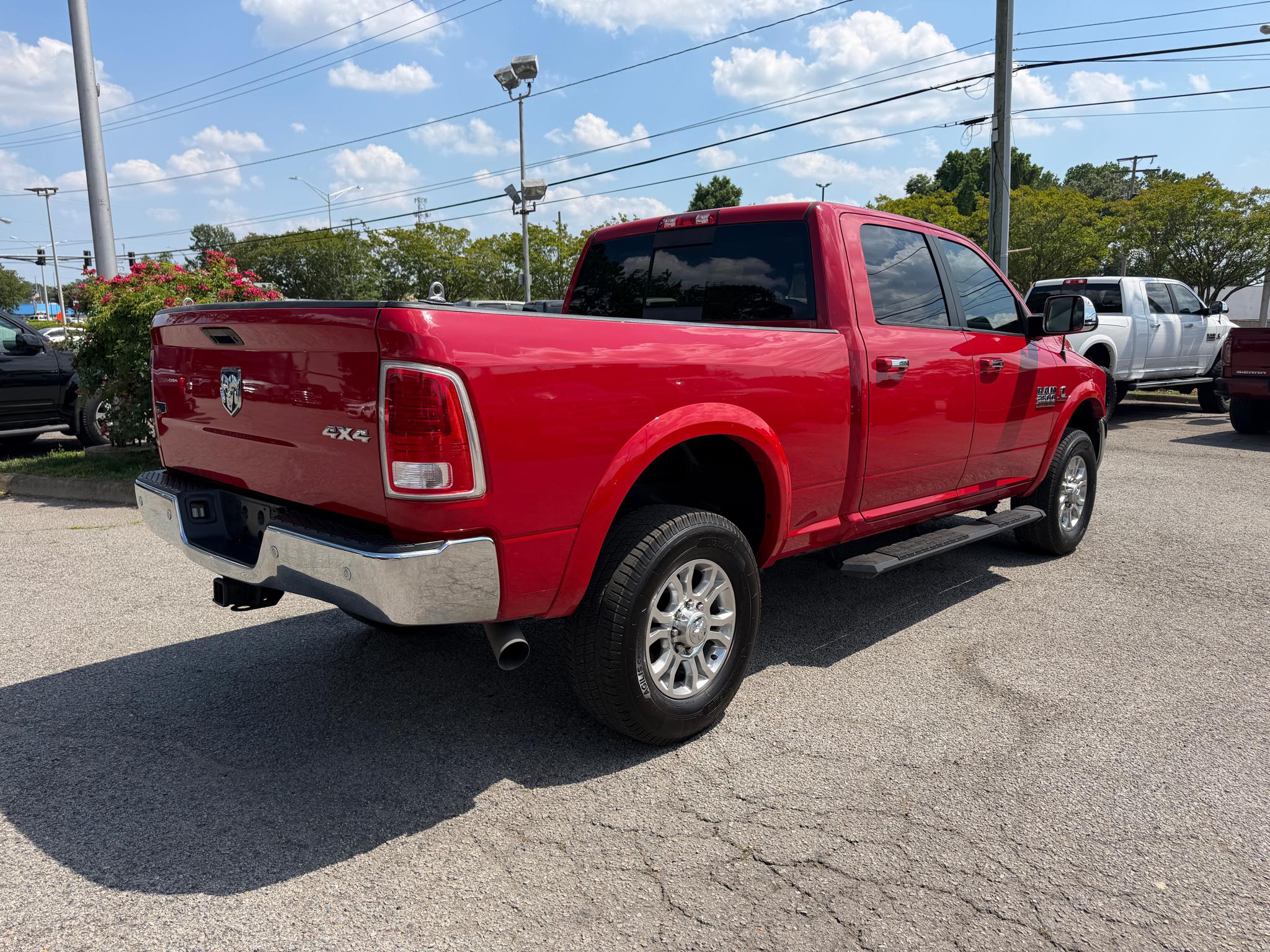 RAM 2500 Laramie 4x4 Crew Cab 6'4" Box 2017