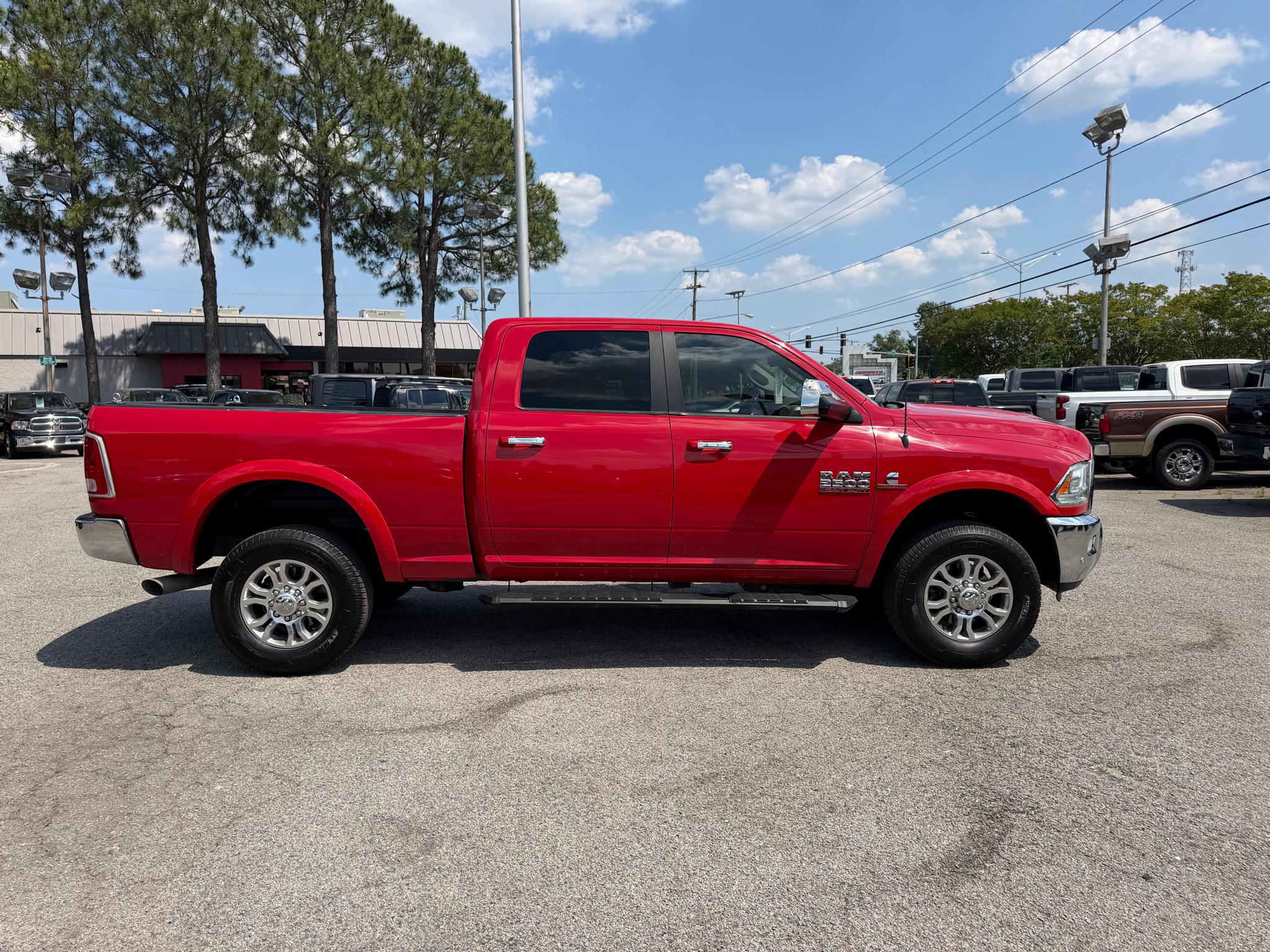 RAM 2500 Laramie 4x4 Crew Cab 6'4" Box 2017