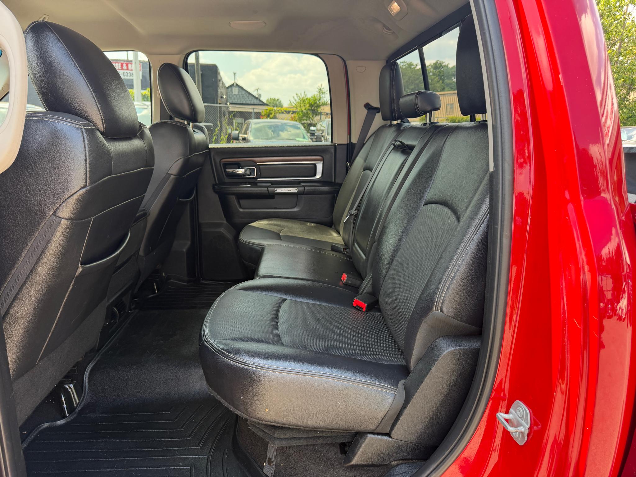 RAM 2500 Laramie 4x4 Crew Cab 6'4" Box 2017