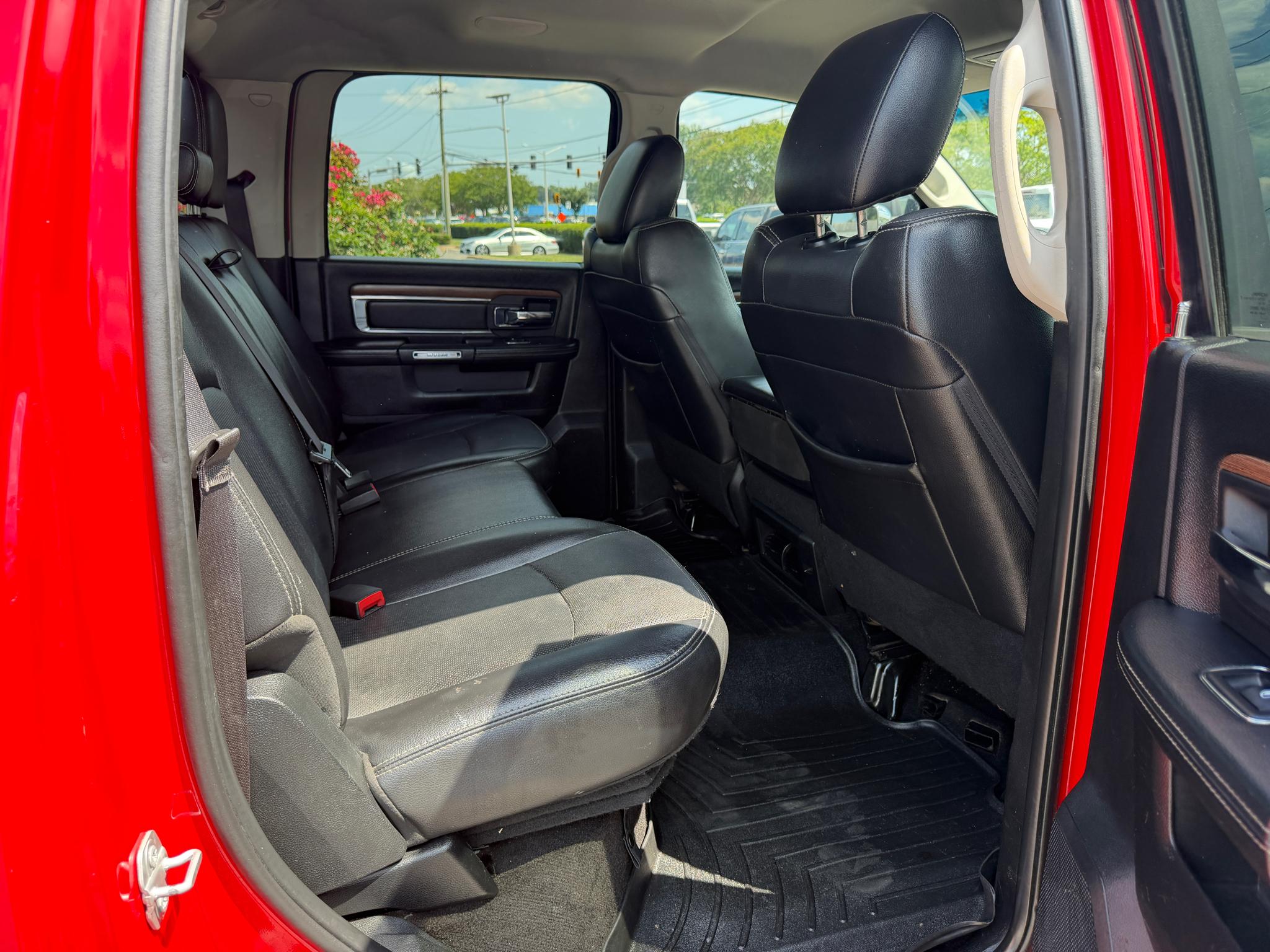 RAM 2500 Laramie 4x4 Crew Cab 6'4" Box 2017