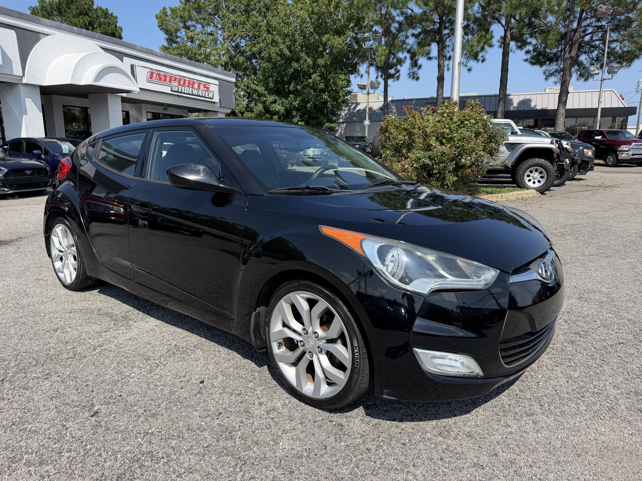 Hyundai Veloster 3dr Cpe Man w/Black Int 2013
