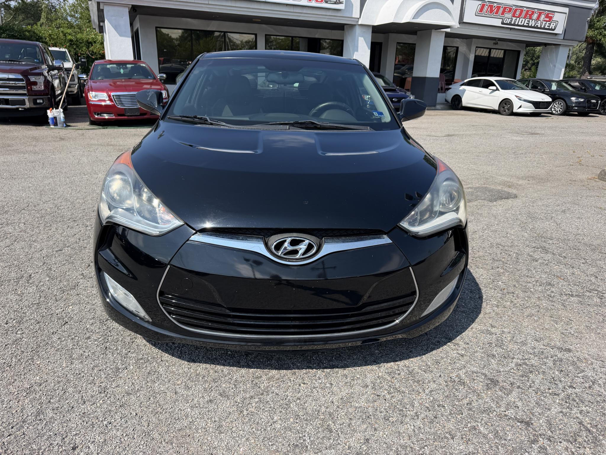 Hyundai Veloster 3dr Cpe Man w/Black Int 2013