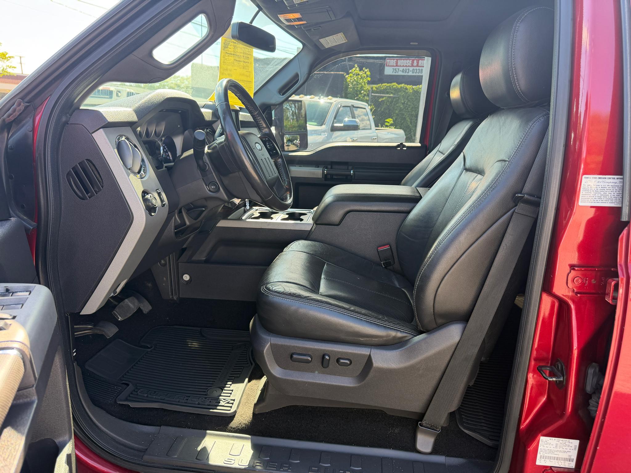 Ford Super Duty F-350 SRW 4WD Crew Cab 156" Lariat 2014