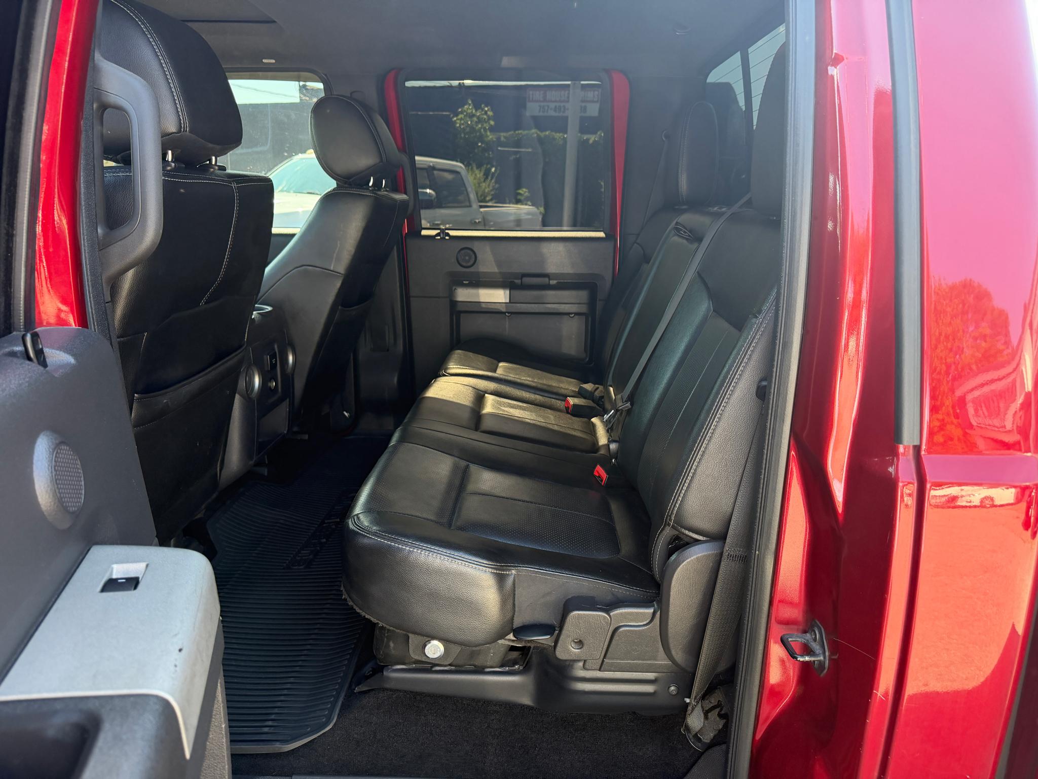 Ford Super Duty F-350 SRW 4WD Crew Cab 156" Lariat 2014