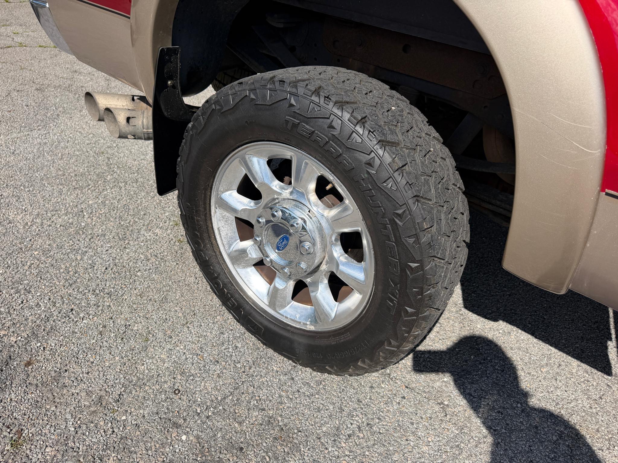 Ford Super Duty F-350 SRW 4WD Crew Cab 156" Lariat 2014