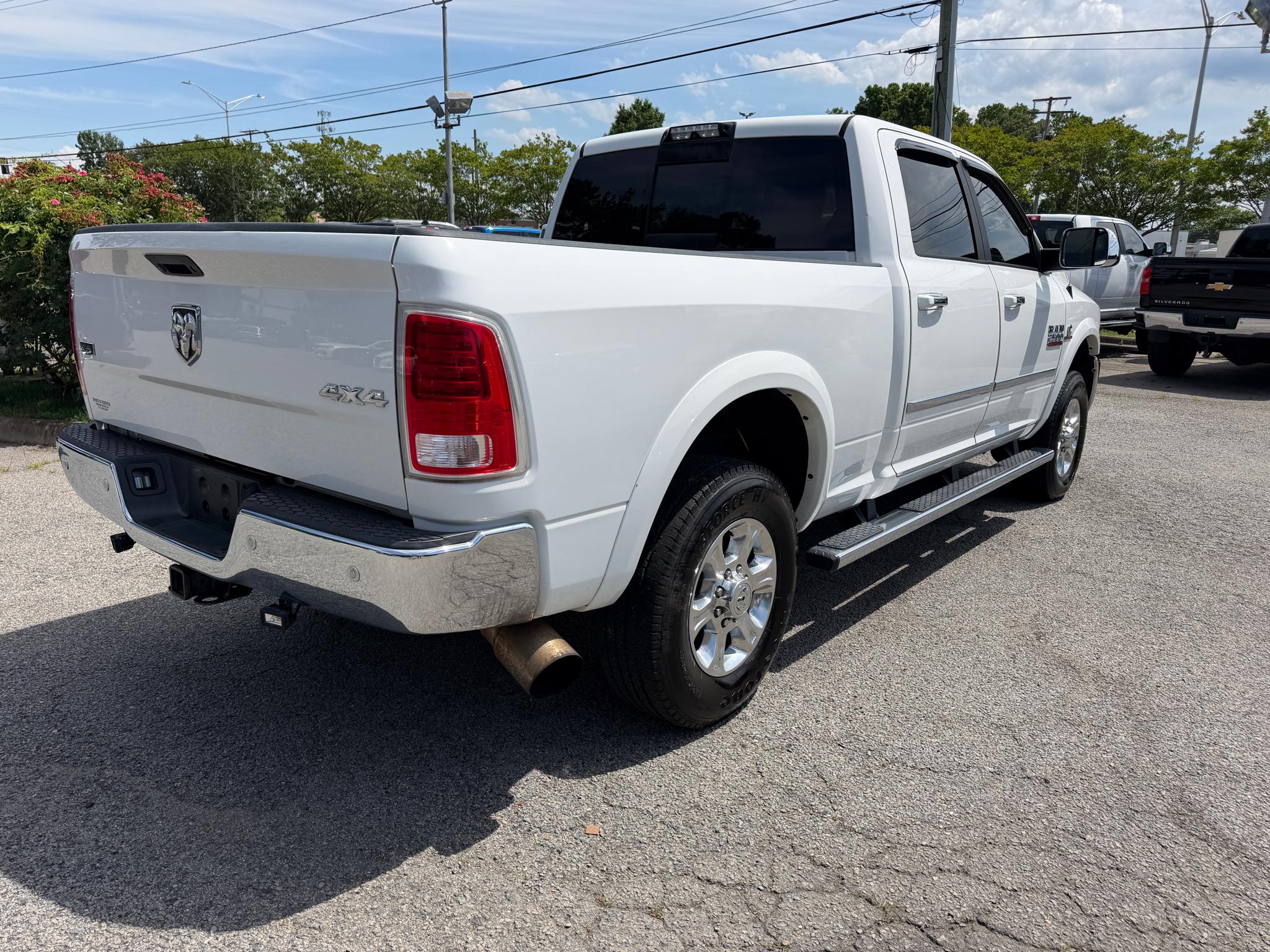 RAM 2500 Laramie 4x4 Crew Cab 6'4" Box 2017