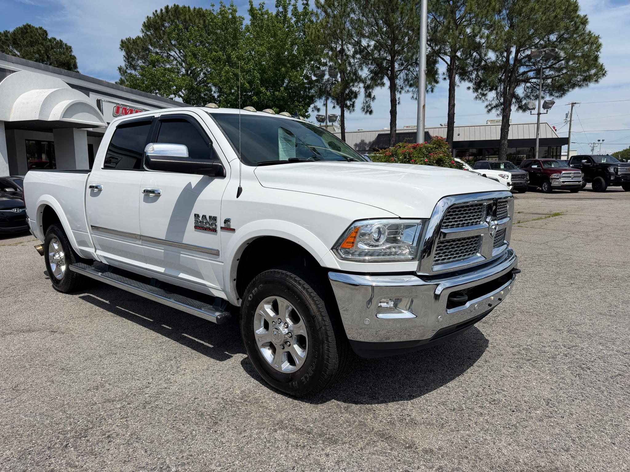 RAM 2500 Laramie 4x4 Crew Cab 6'4" Box 2017
