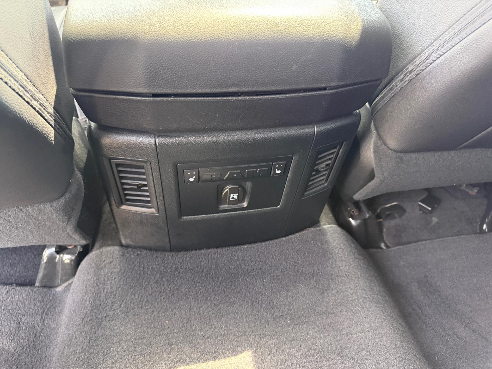RAM 2500 Laramie 4x4 Crew Cab 6'4" Box 2017