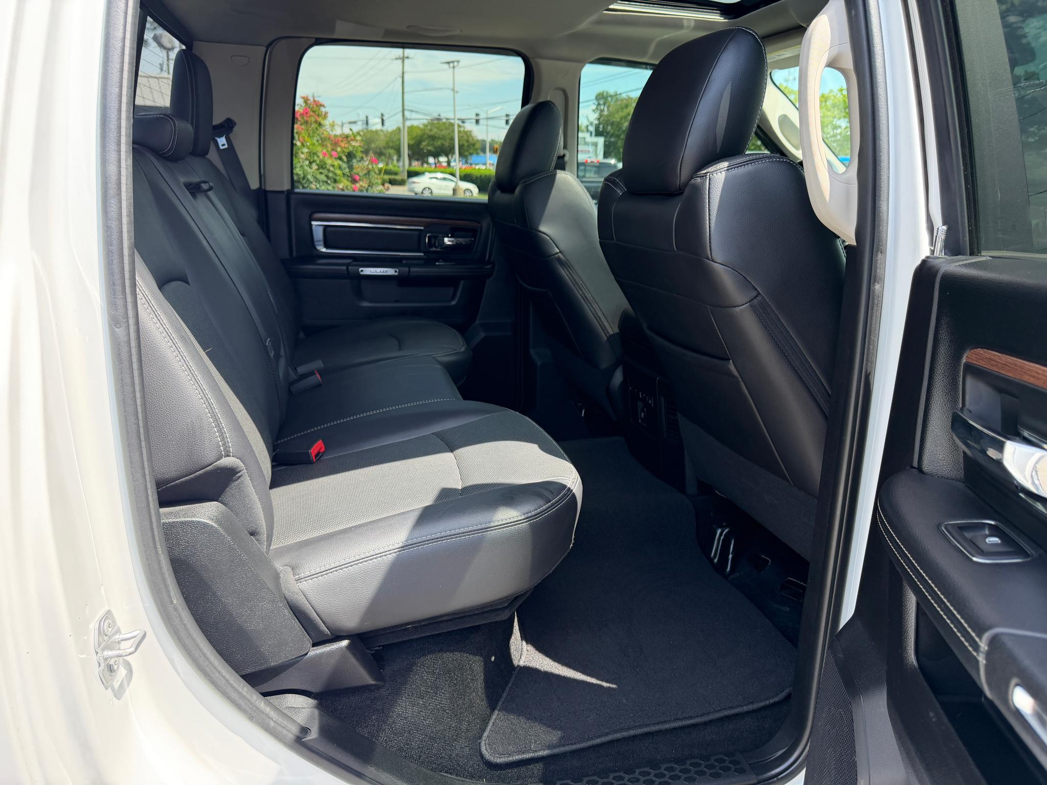 RAM 2500 Laramie 4x4 Crew Cab 6'4" Box 2017