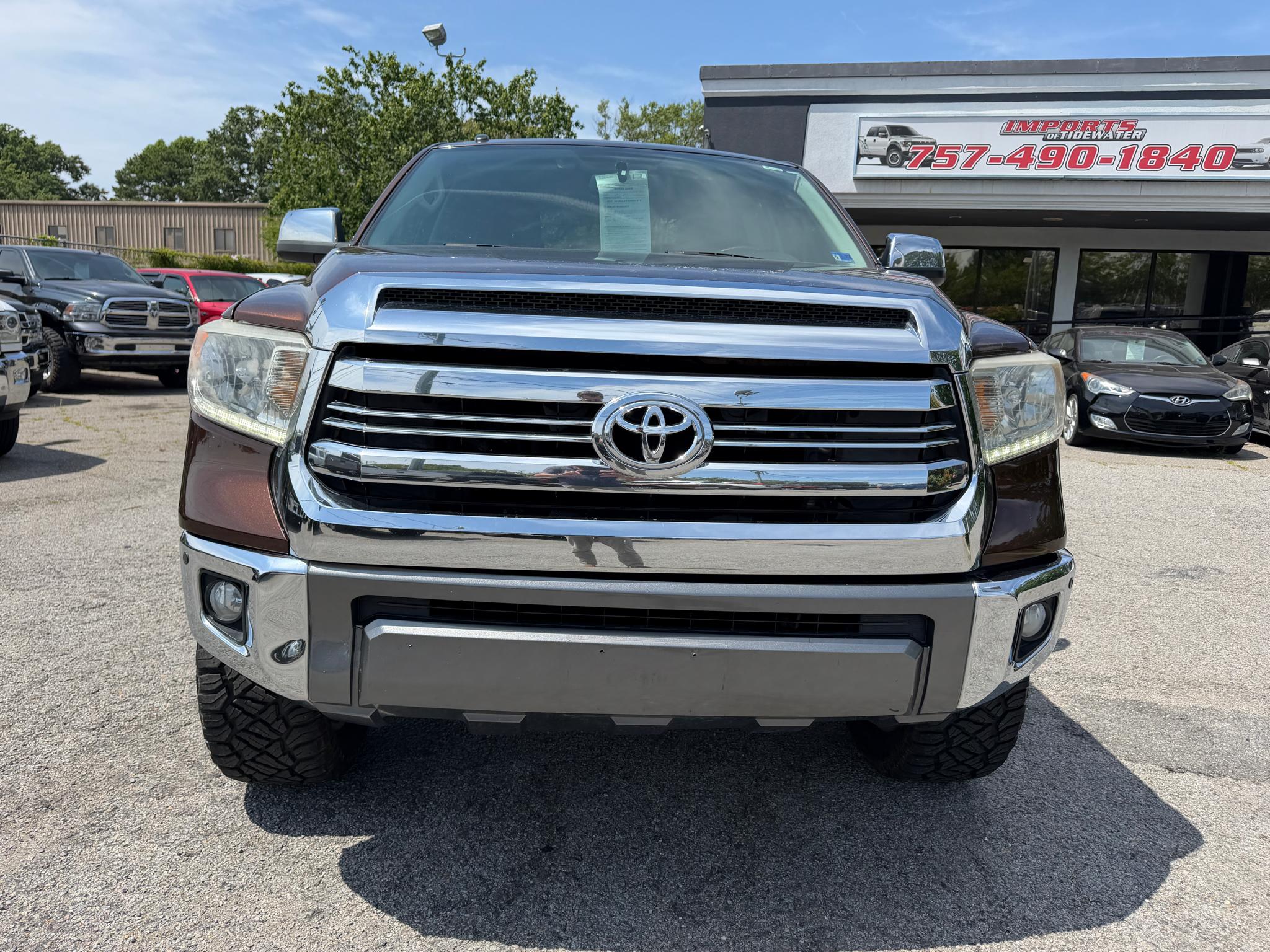 Toyota Tundra 4WD 1794 Edition CrewMax 5.5' Bed 5.7L FFV (Natl) 2017