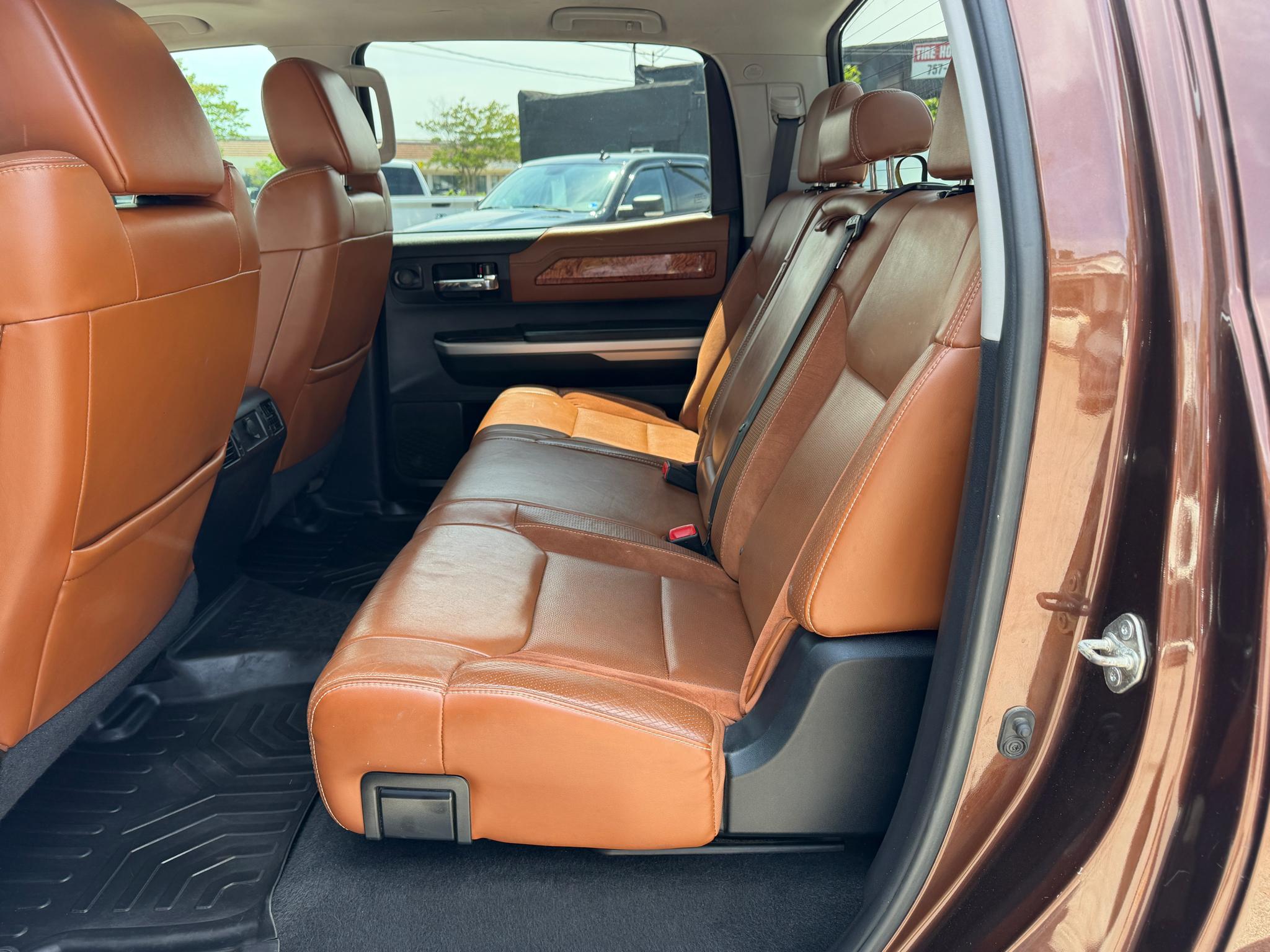 Toyota Tundra 4WD 1794 Edition CrewMax 5.5' Bed 5.7L FFV (Natl) 2017