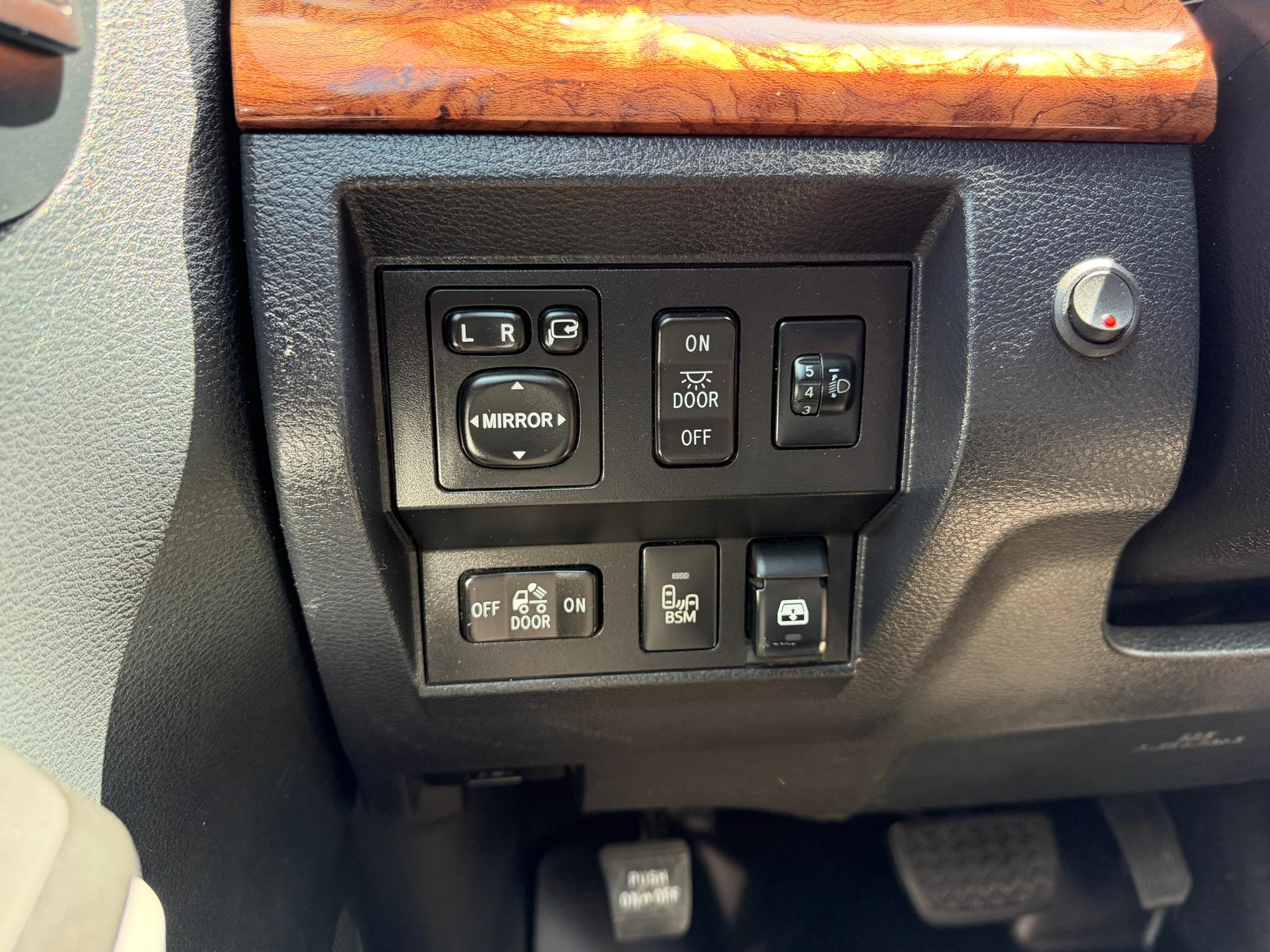 Toyota Tundra 4WD 1794 Edition CrewMax 5.5' Bed 5.7L FFV (Natl) 2017