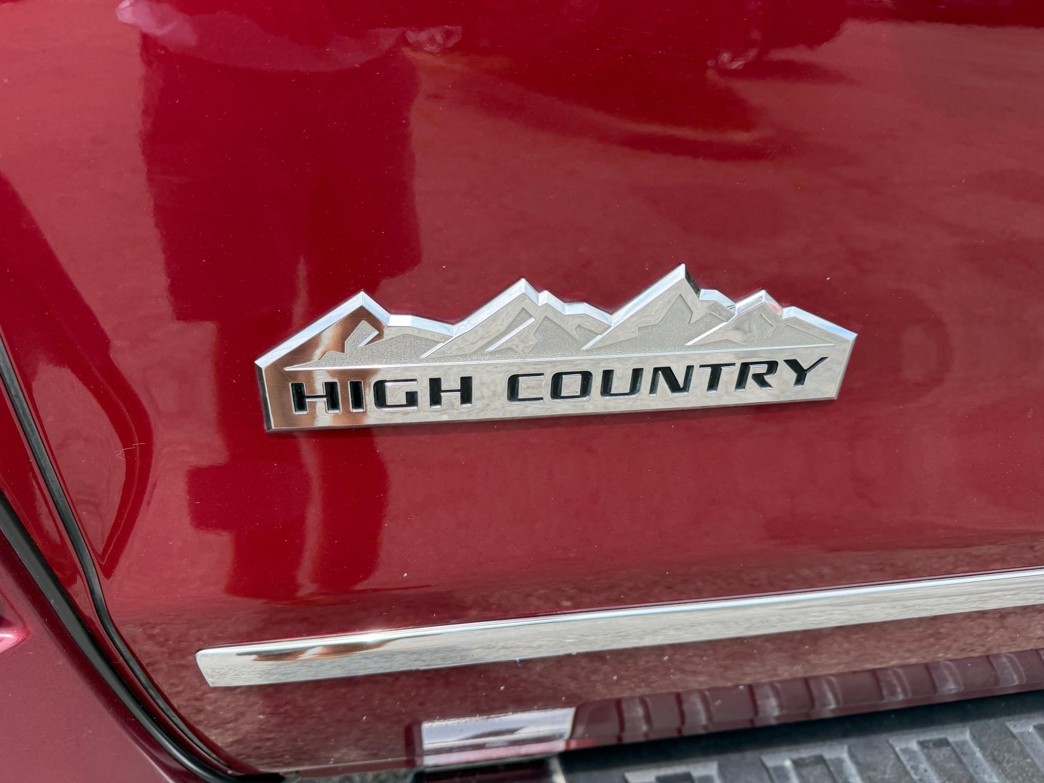 Chevrolet Silverado 1500 4WD Crew Cab 143.5" High Country 2015