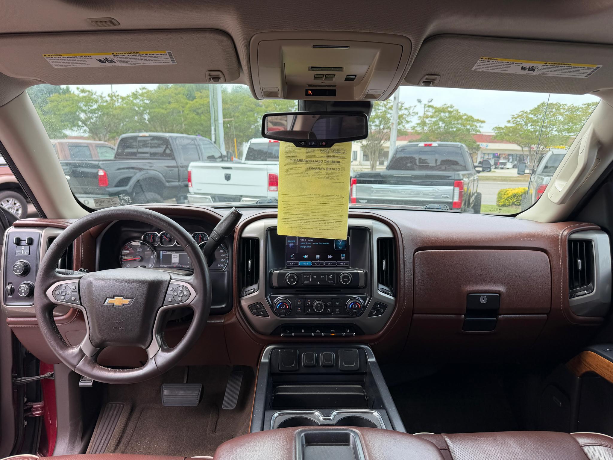 Chevrolet Silverado 1500 4WD Crew Cab 143.5" High Country 2015