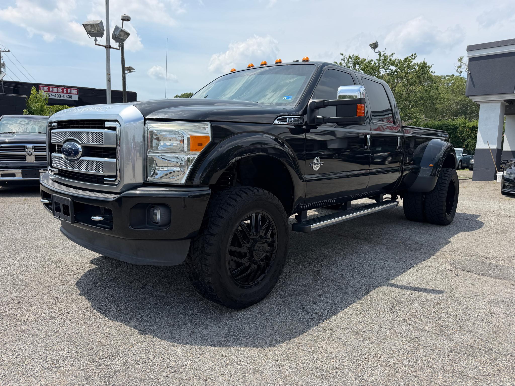 2015 Ford Super Duty F-350 DRW 4WD Crew Cab 172" Platinum