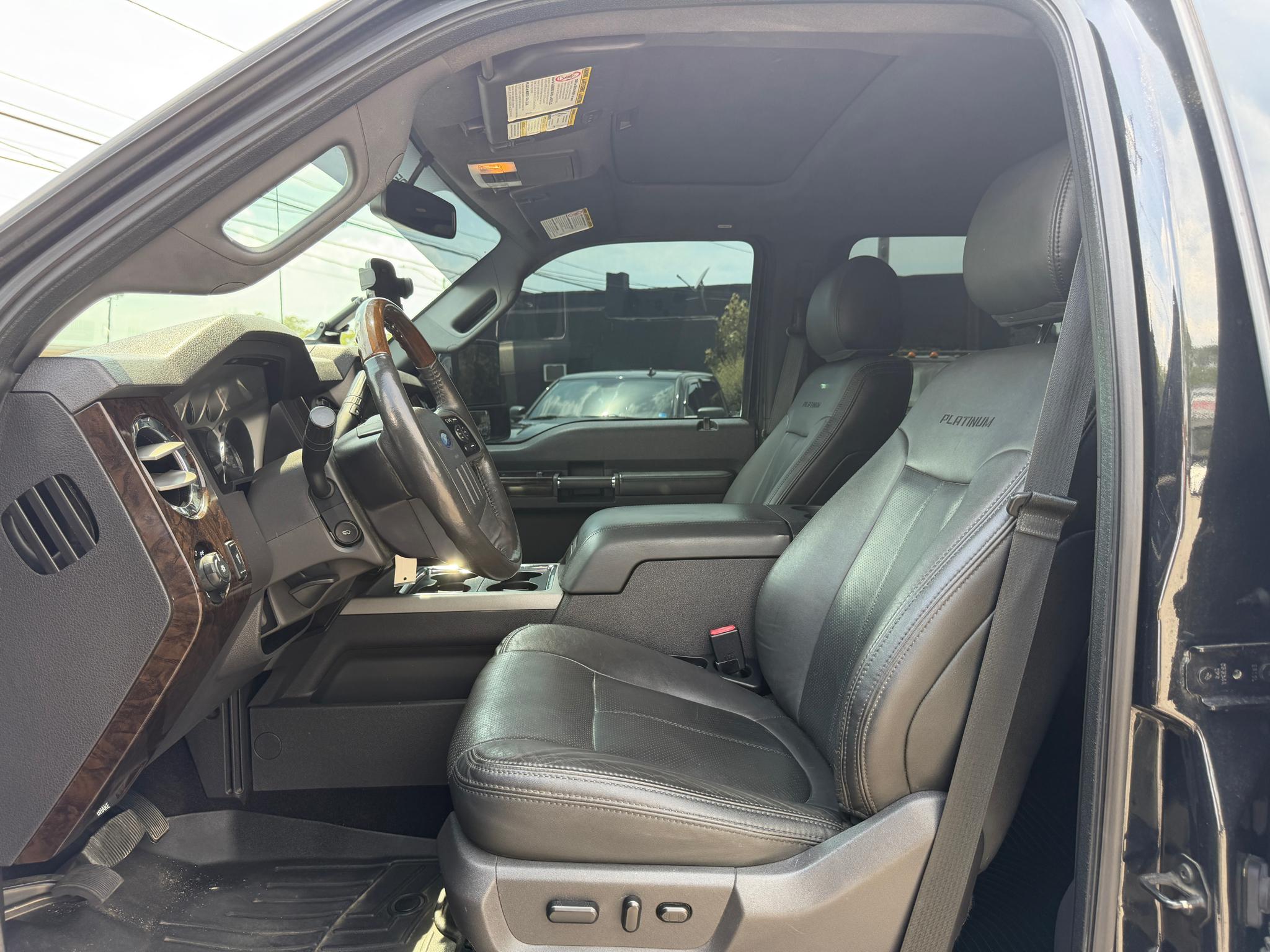 Ford Super Duty F-350 DRW 4WD Crew Cab 172" Platinum 2015