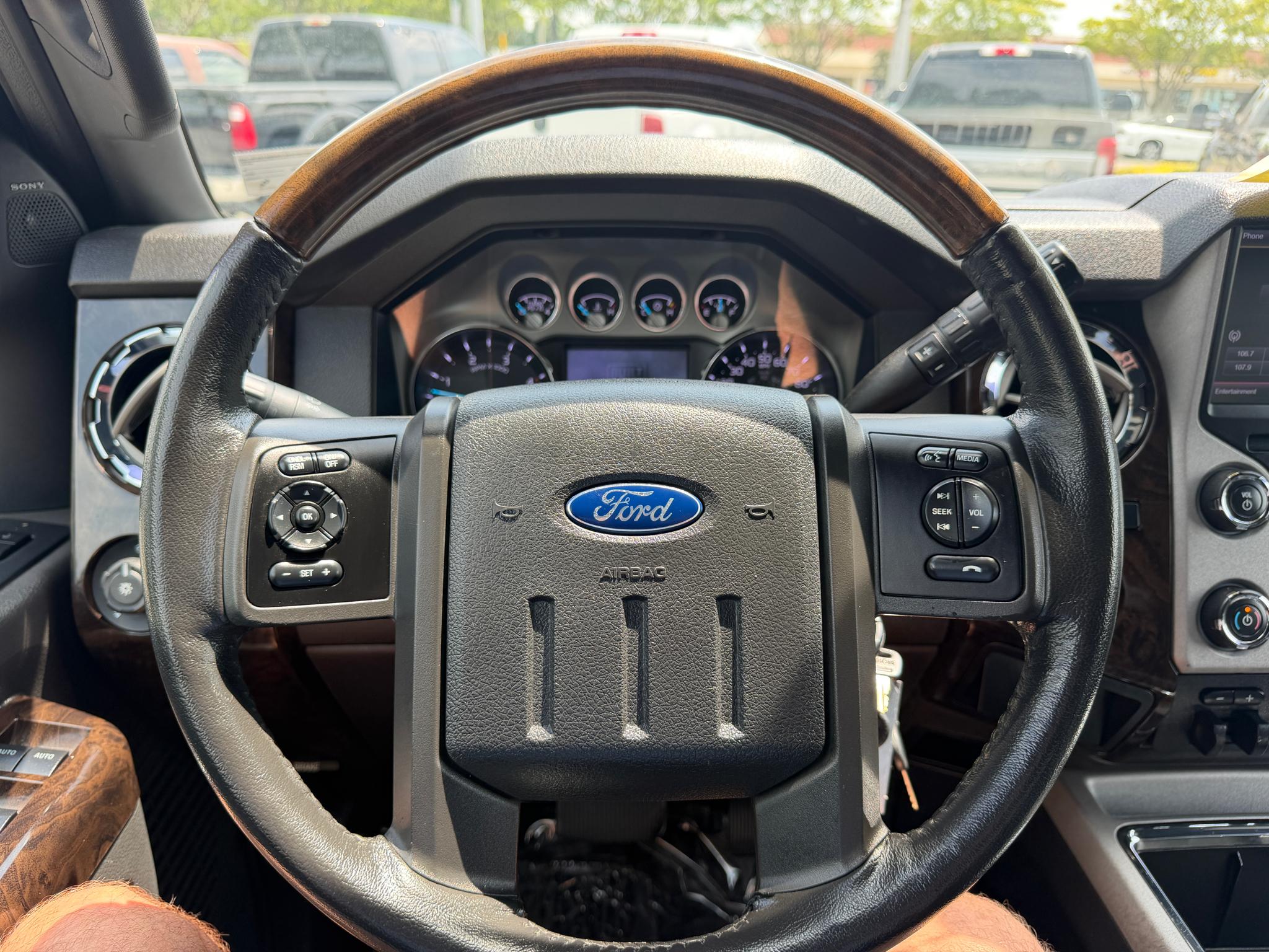 Ford Super Duty F-250 SRW 4WD Crew Cab 156" Platinum 2013