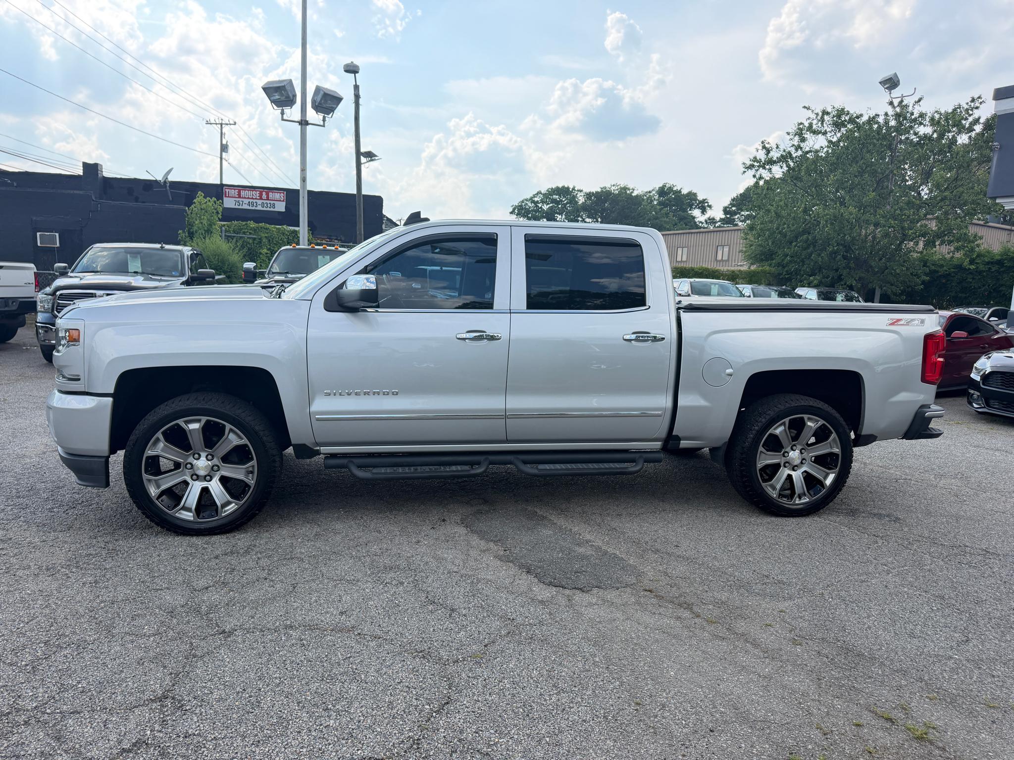 Chevrolet Silverado 1500 4WD Crew Cab 143.5" LTZ w/2LZ 2017
