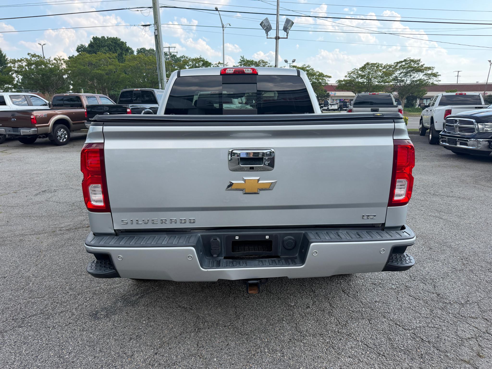 Chevrolet Silverado 1500 4WD Crew Cab 143.5" LTZ w/2LZ 2017