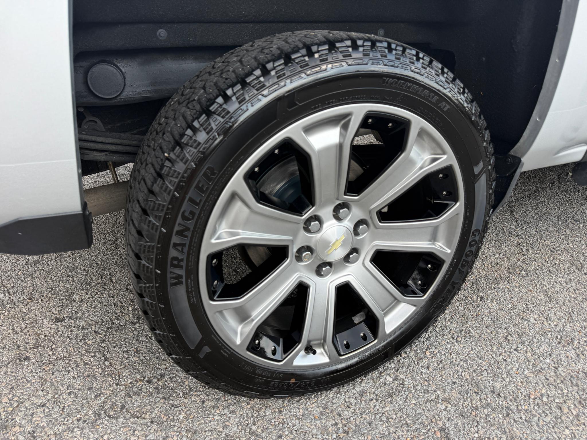 Chevrolet Silverado 1500 4WD Crew Cab 143.5" LTZ w/2LZ 2017