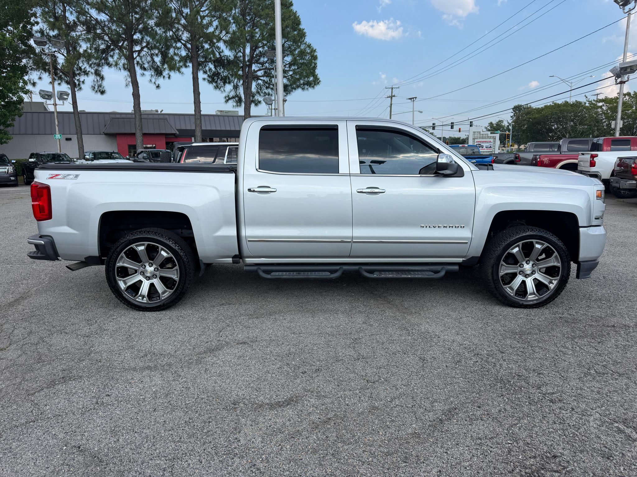 Chevrolet Silverado 1500 4WD Crew Cab 143.5" LTZ w/2LZ 2017