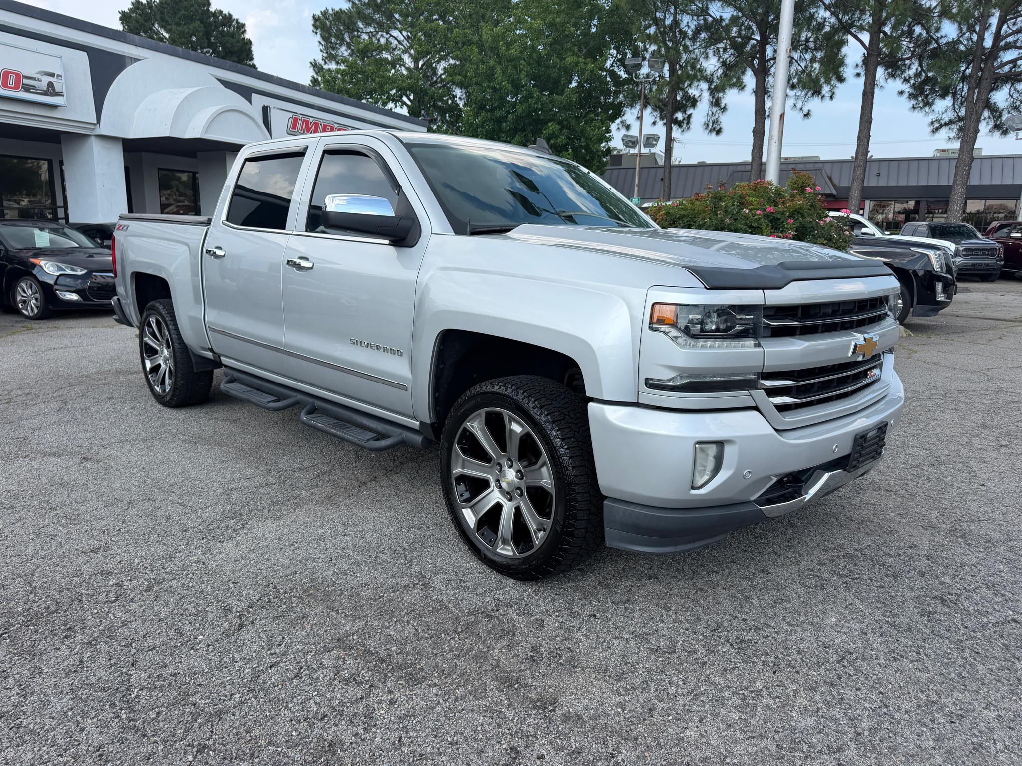 Chevrolet Silverado 1500 4WD Crew Cab 143.5" LTZ w/2LZ 2017