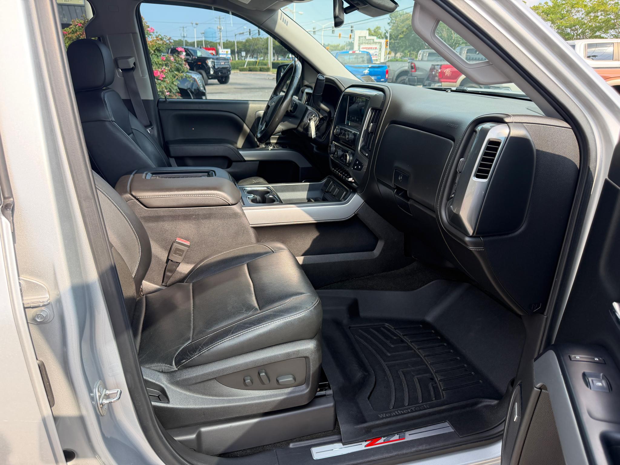 Chevrolet Silverado 1500 4WD Crew Cab 143.5" LTZ w/2LZ 2017