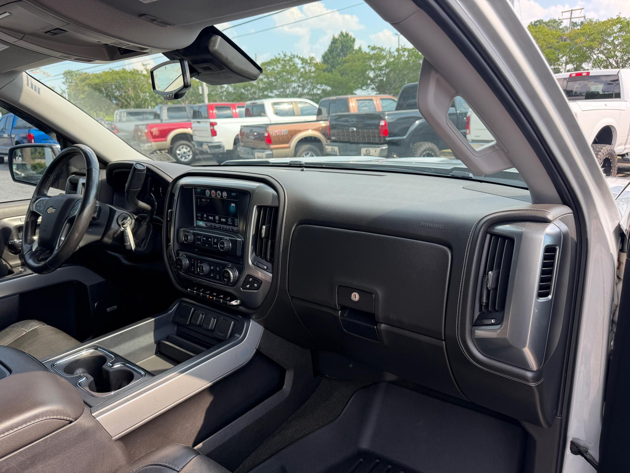 Chevrolet Silverado 1500 4WD Crew Cab 143.5" LTZ w/2LZ 2017